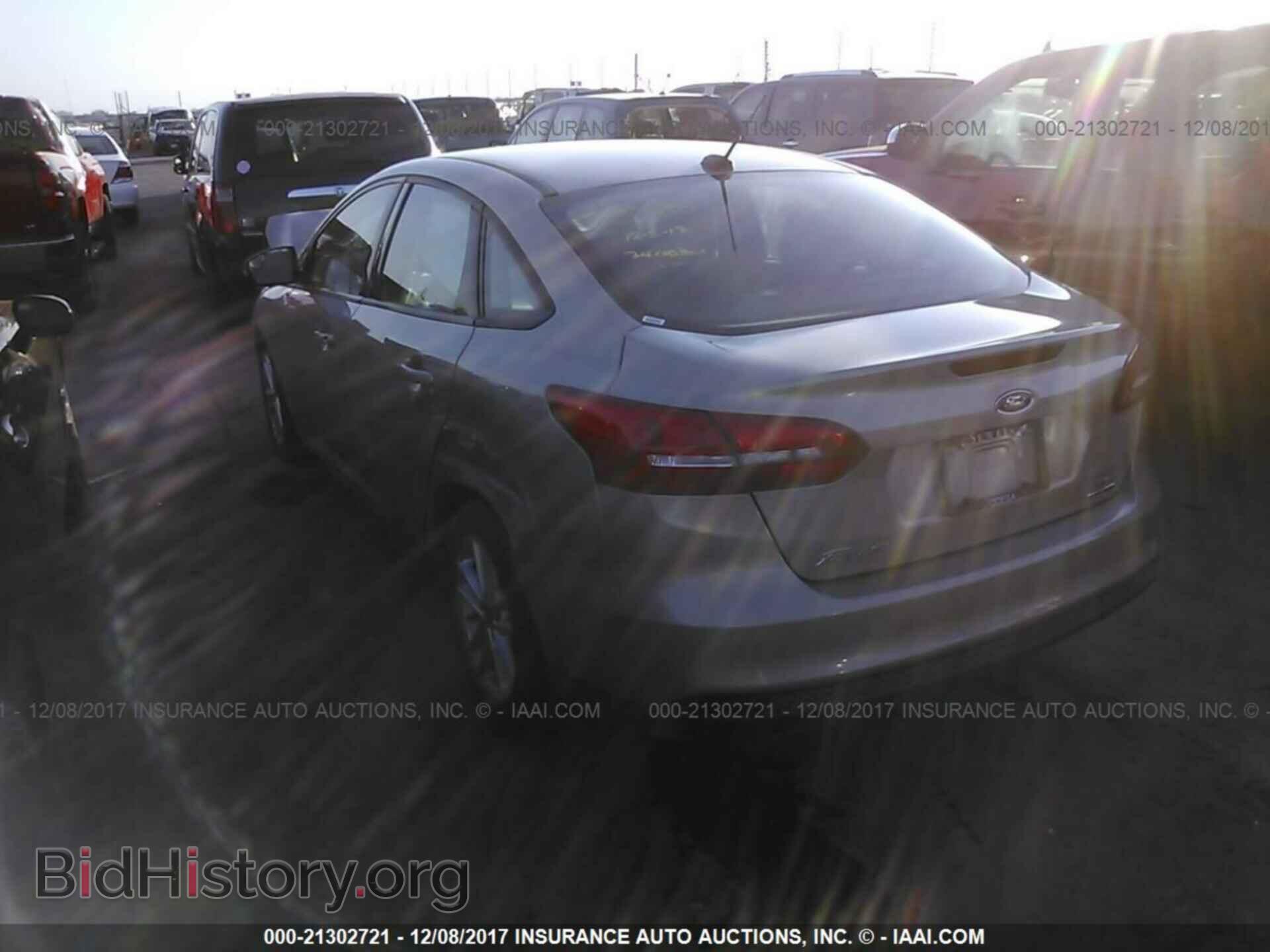 2015 Ford Focus - VIN: 1FADP3F29FL317425 - Photo 3