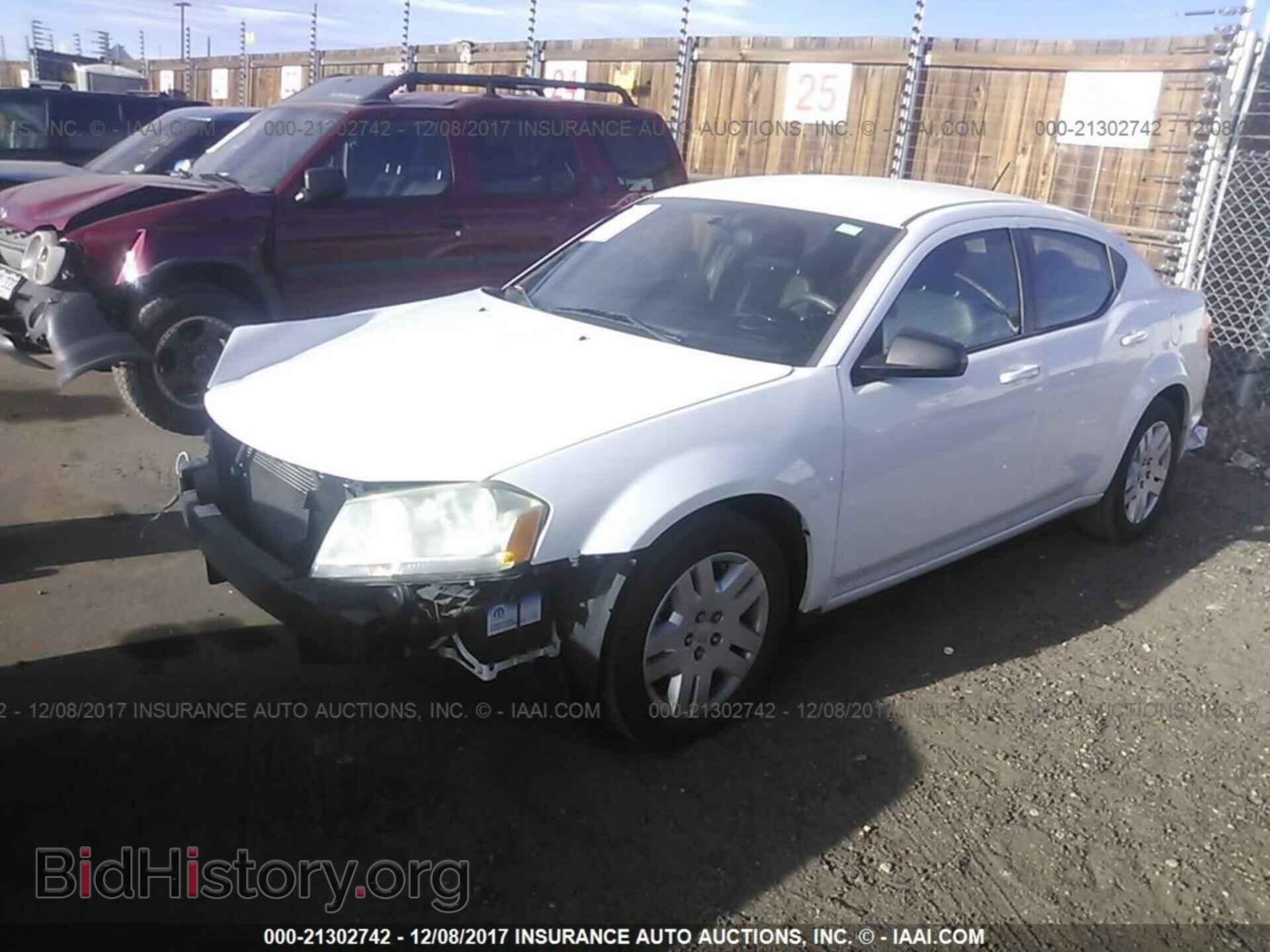 2011 Dodge Avenger - VIN: 1B3BD4FB8BN548641 - Фото 2