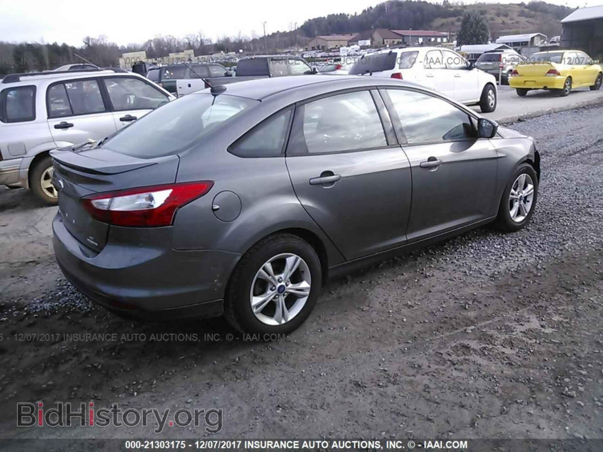 2012 Ford Focus - VIN: 1FAHP3F20CL400111 - Photo 4