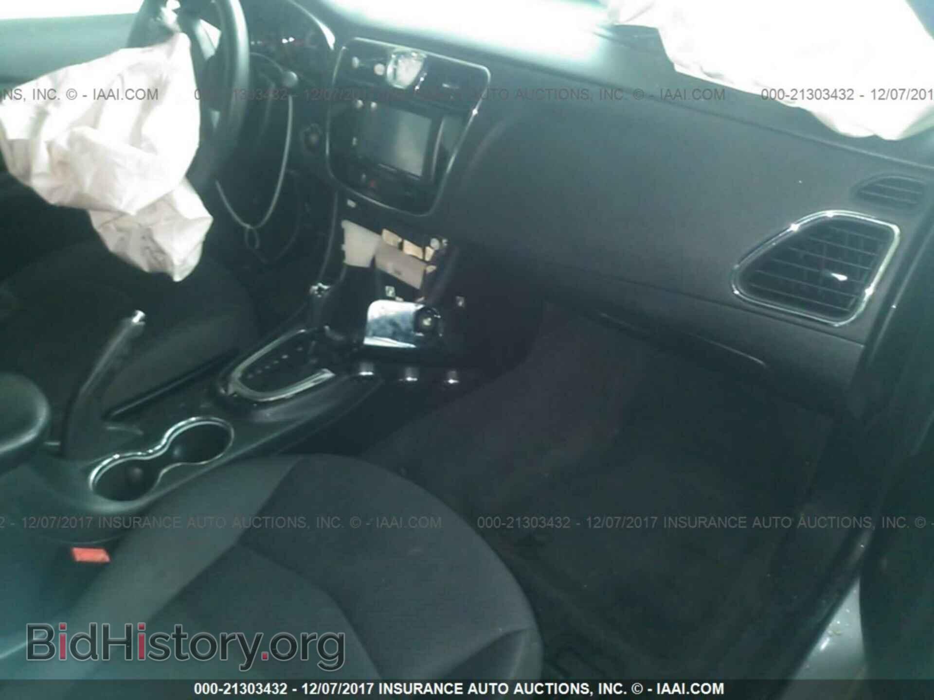2013 Chrysler 200 - VIN: 1C3CCBAB4DN733195 - Photo 5