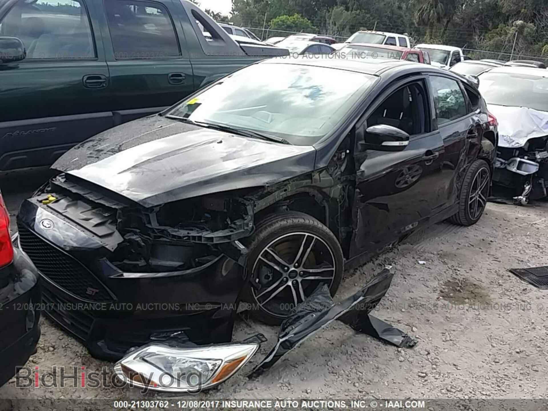 2016 Ford Focus - VIN: 1FADP3L97GL292690 - Photo 2