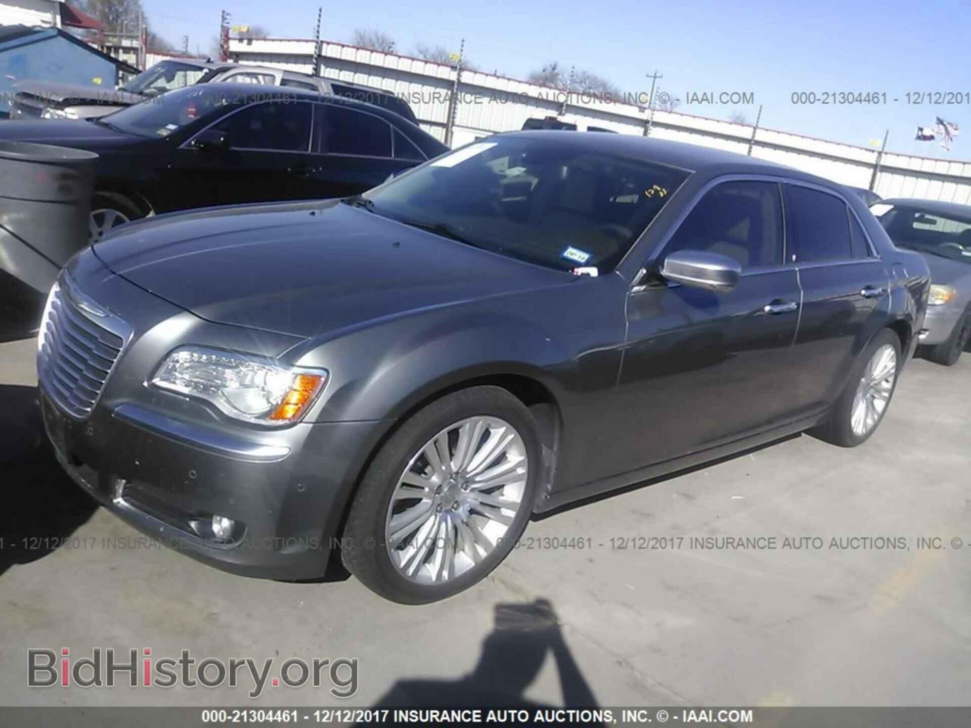 2012 Chrysler 300c - VIN: 2C3CCAPT6CH311348 - Фото 2