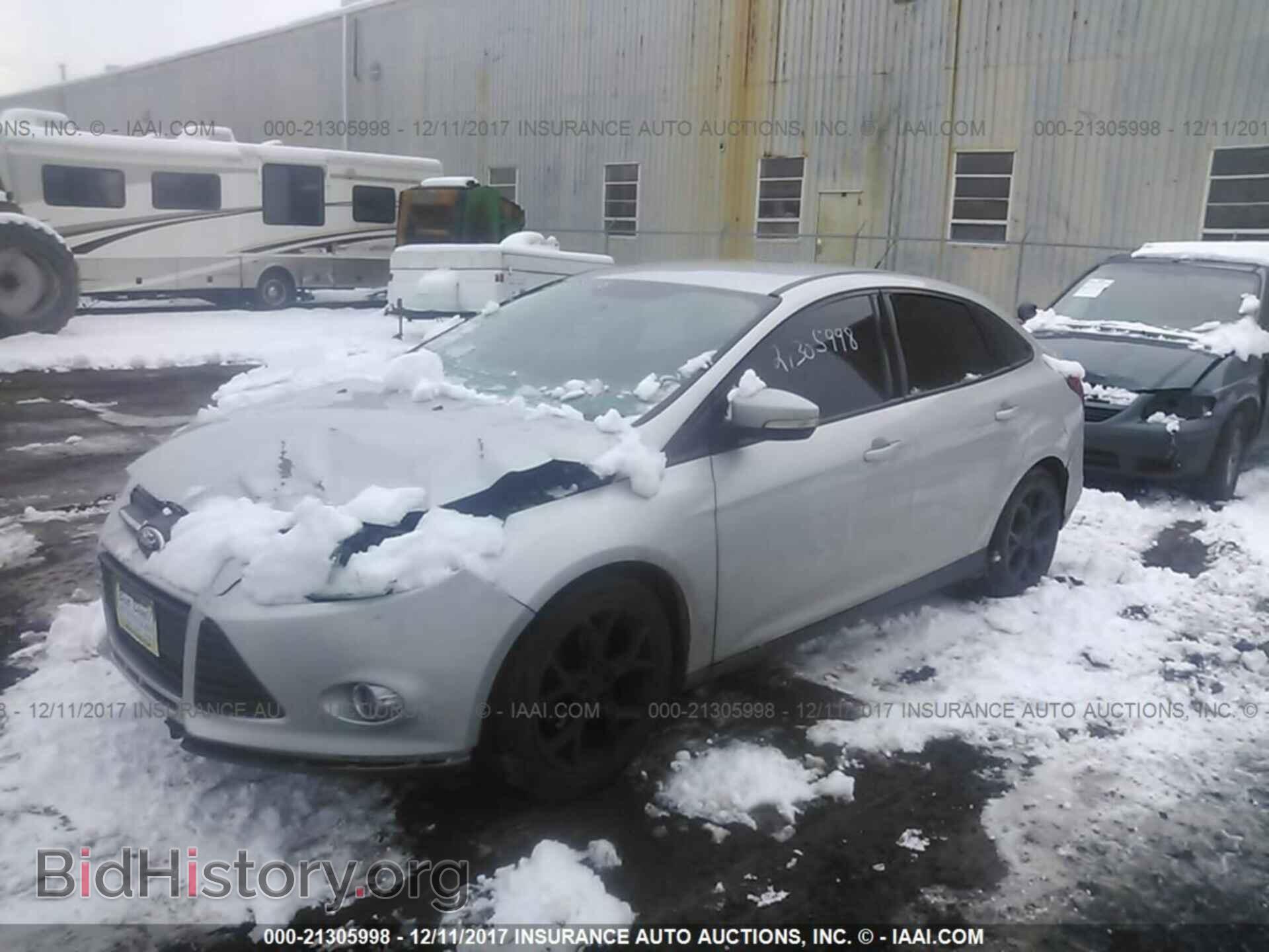 2013 Ford Focus - VIN: 1FADP3F22DL175903 - Photo 2
