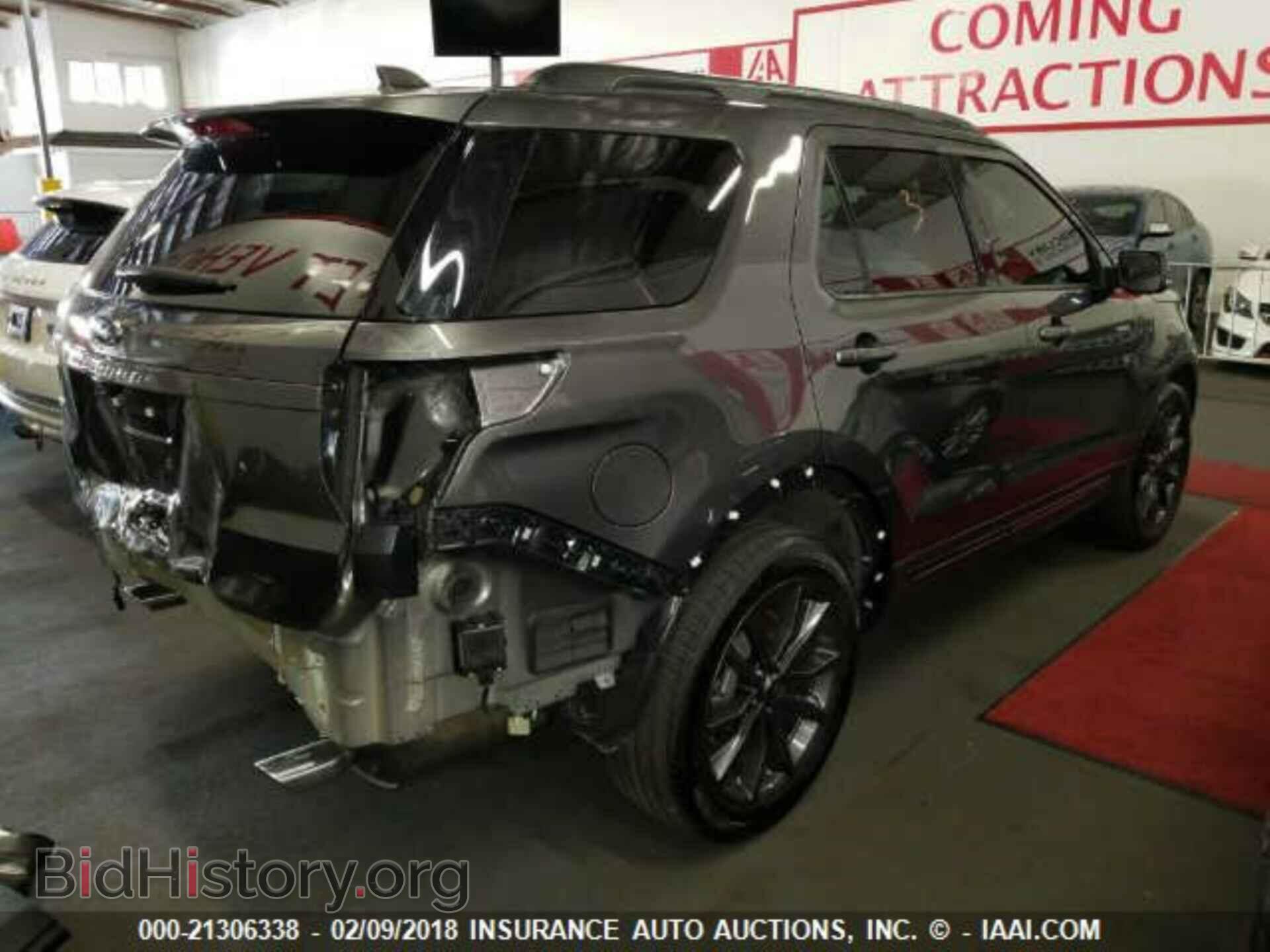 2017 Ford Explorer - VIN: 1FM5K7D87HGC32487 - Photo 4