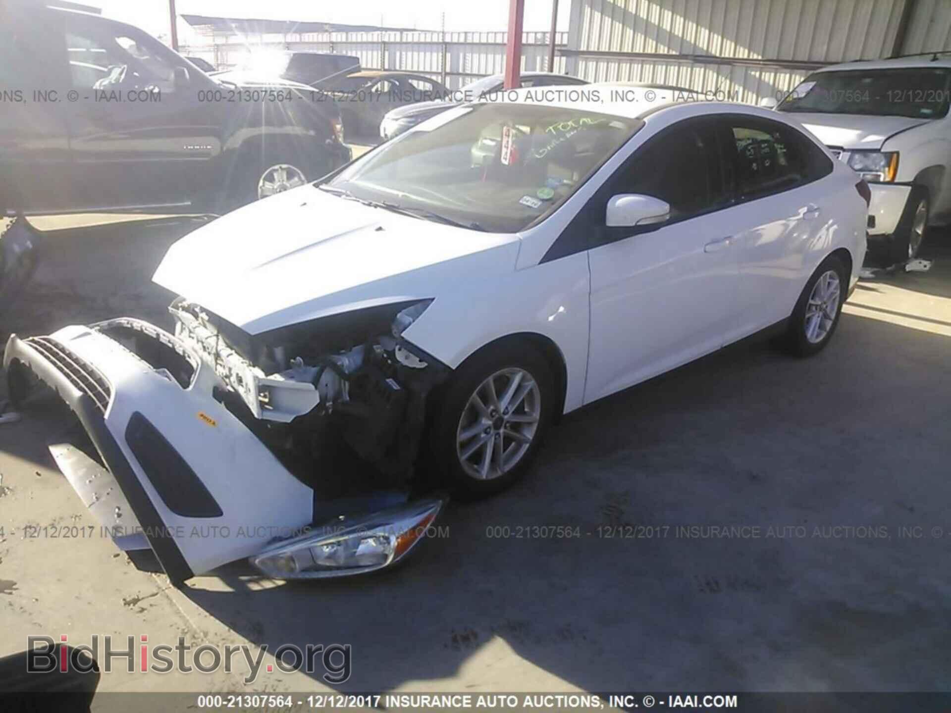 2015 Ford Focus - VIN: 1FADP3F21FL234541 - Photo 2