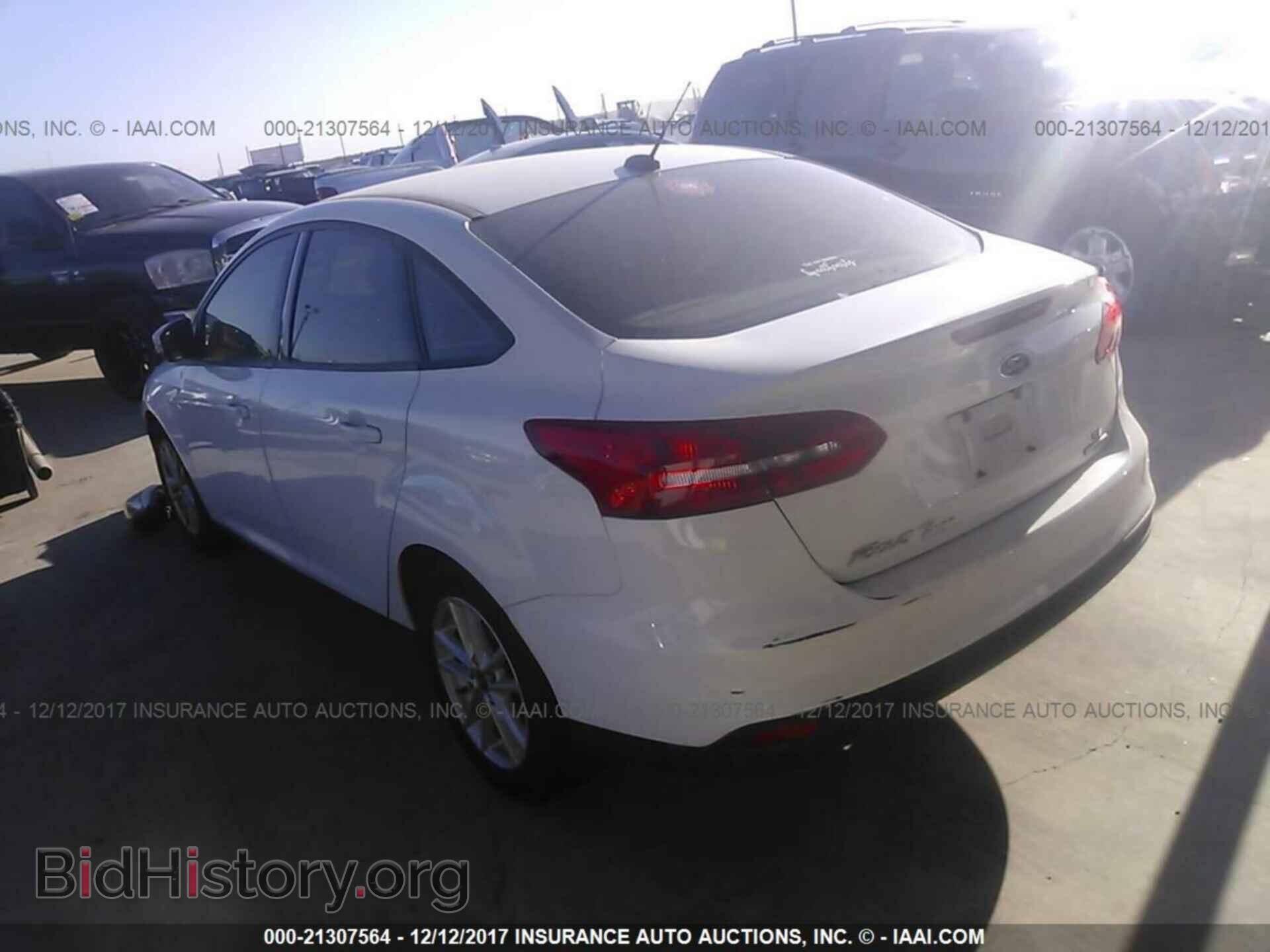 2015 Ford Focus - VIN: 1FADP3F21FL234541 - Photo 3