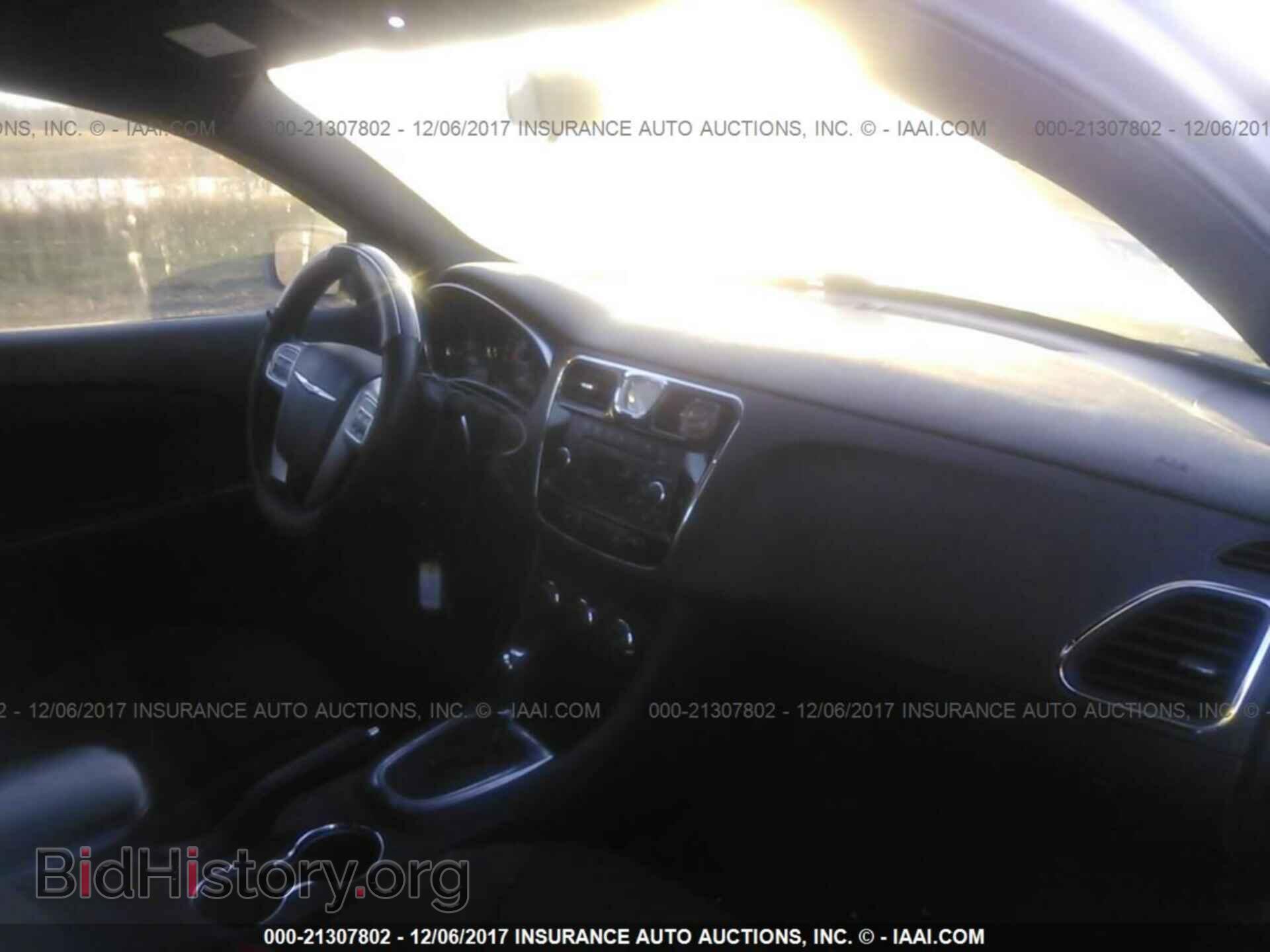2011 Chrysler 200 - VIN: 1C3BC1FG5BN511708 - Photo 5