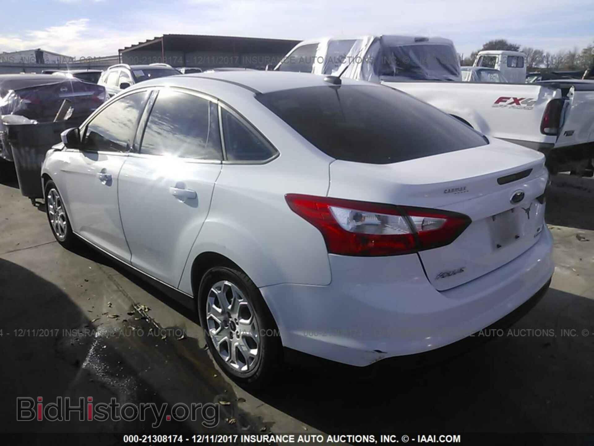 2012 Ford Focus - VIN: 1FAHP3F28CL449489 - Photo 3