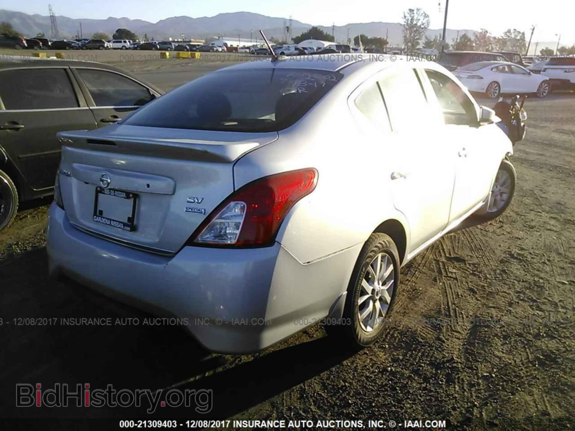 2017 Nissan Versa - VIN: 3N1CN7AP8HL856439 - Photo 4