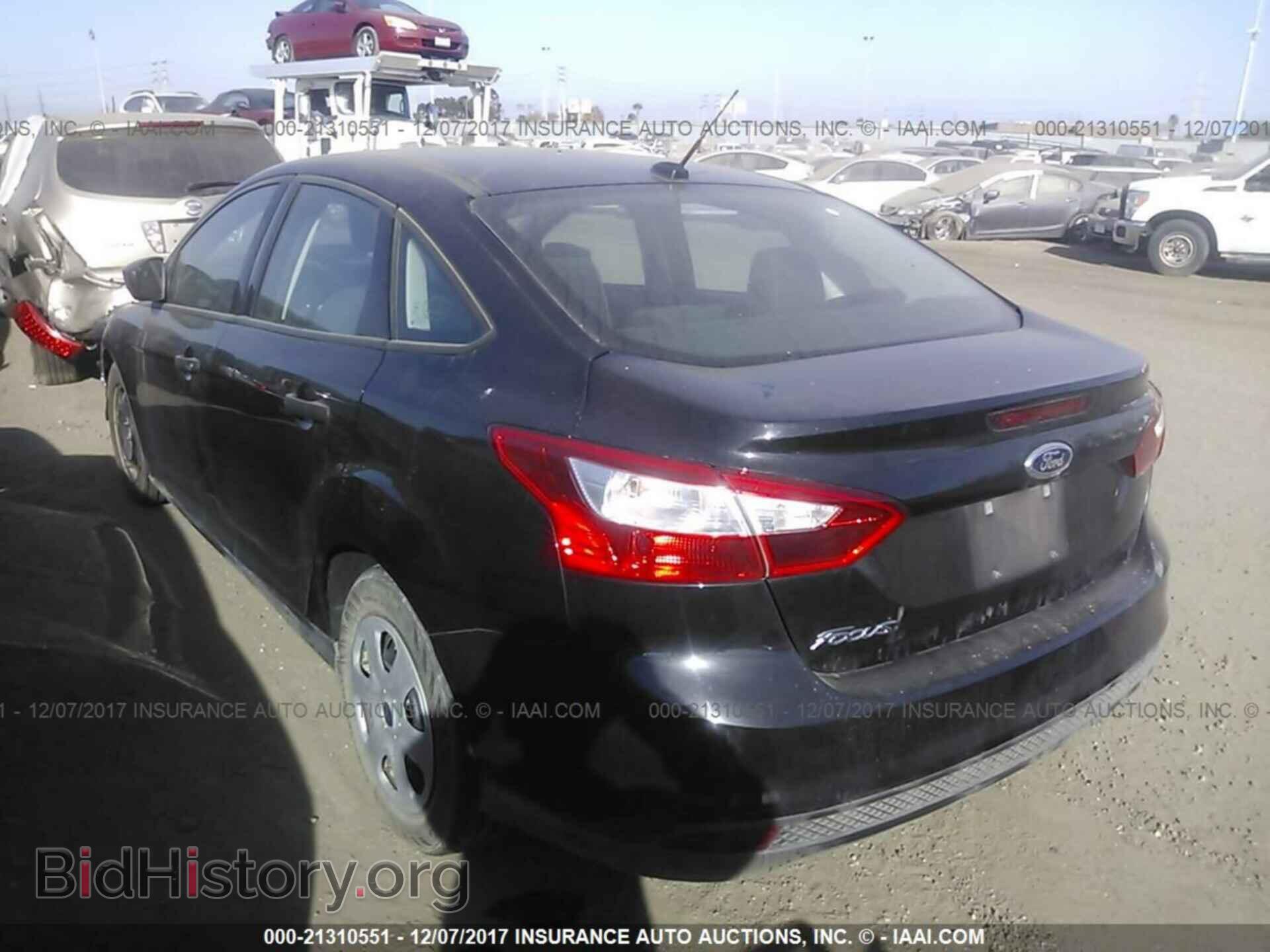 2014 Ford Focus - VIN: 1FADP3E2XEL281809 - Photo 3
