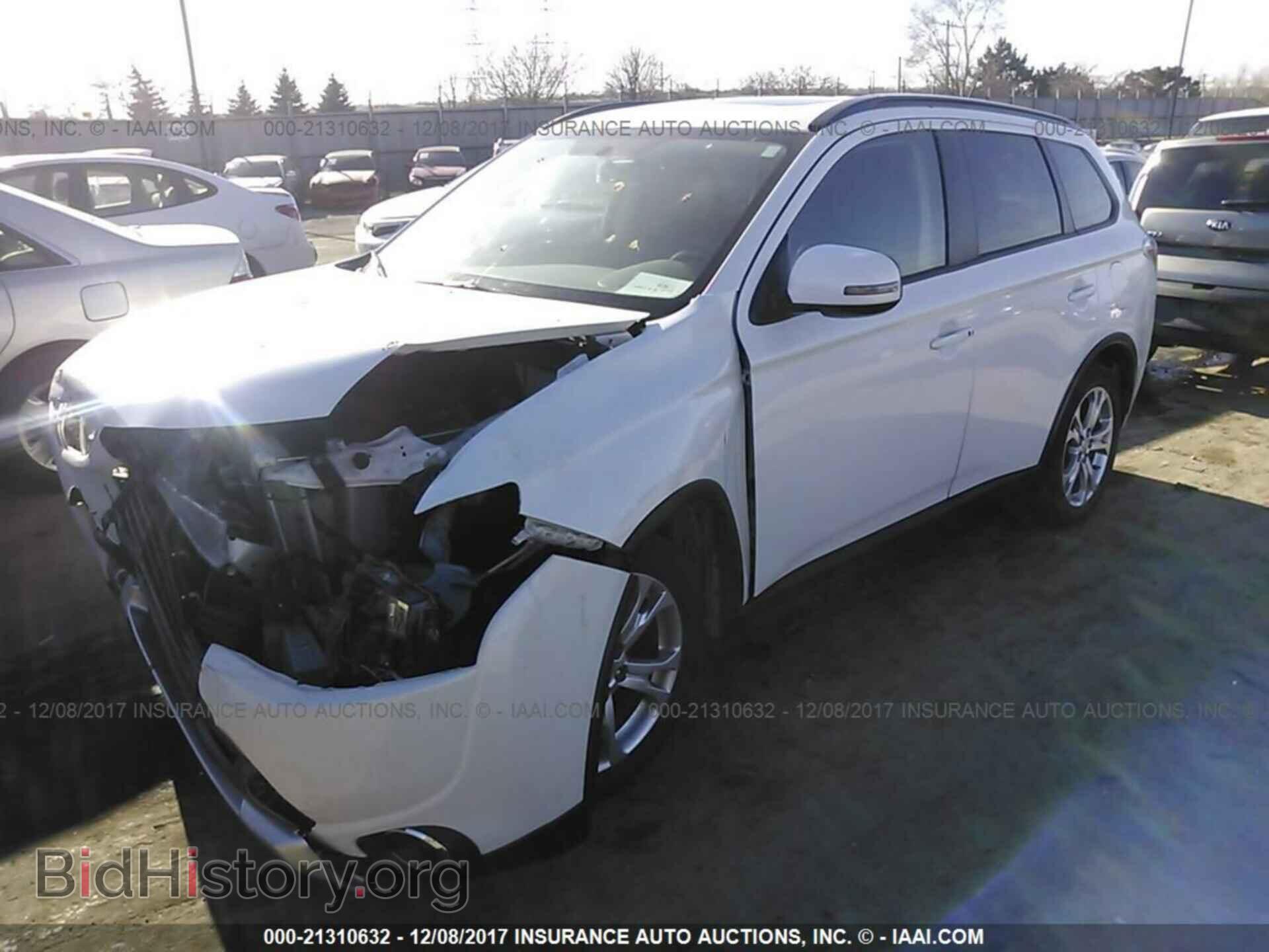 2015 Mitsubishi Outlander - VIN: JA4AD3A33FZ001774 - Фото 2