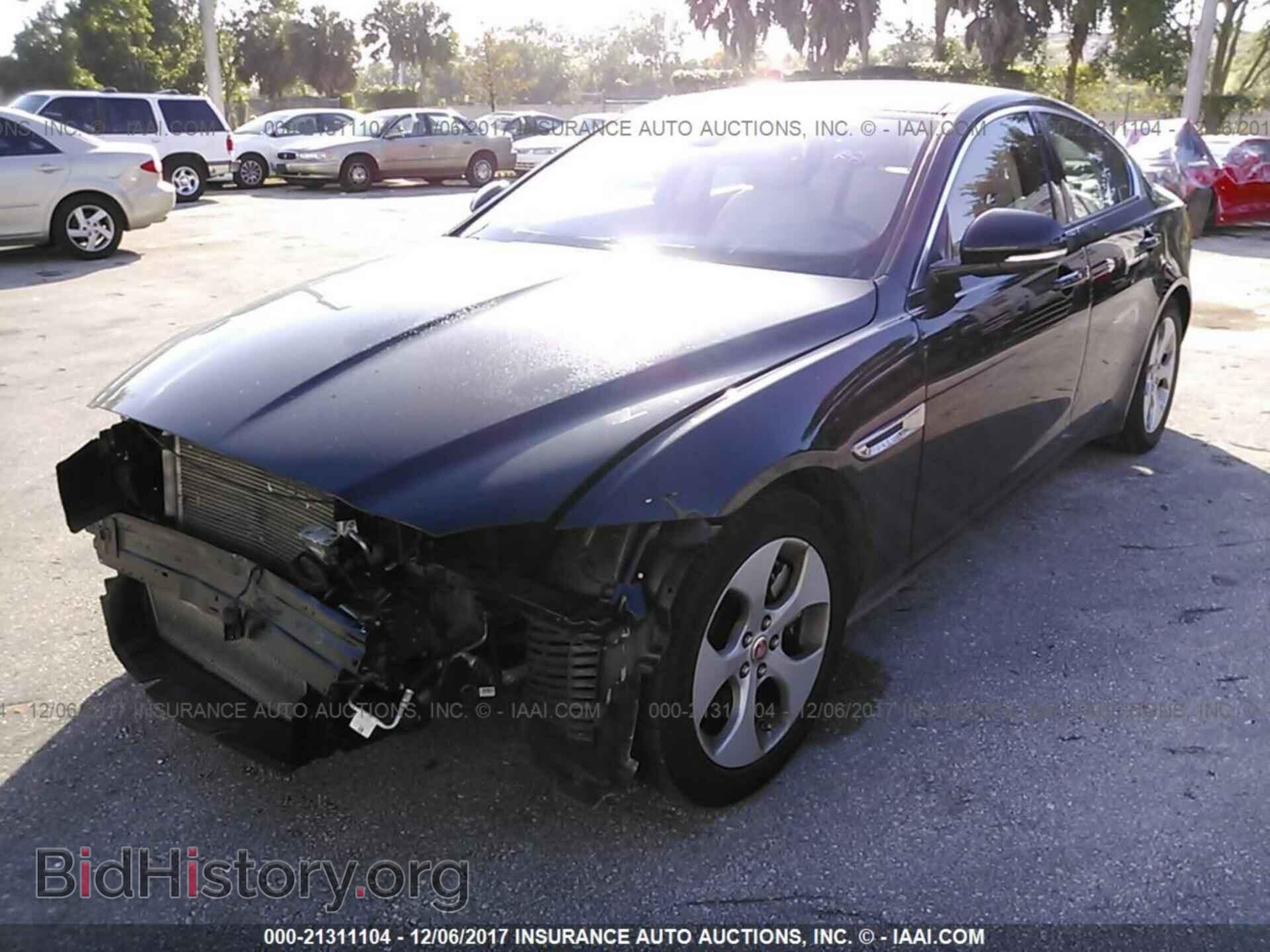 2017 Jaguar Xe - VIN: SAJAR4BG5HA969182 - Фото 2