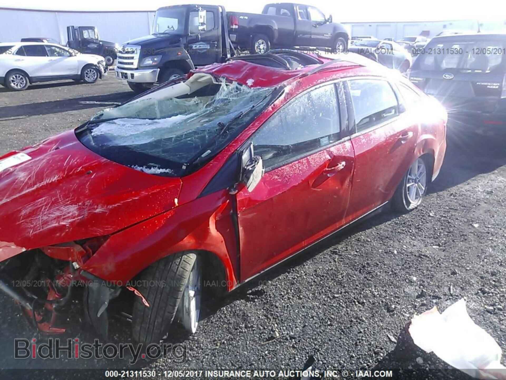 2016 Ford Focus - VIN: 1FADP3F21GL284888 - Фото 2