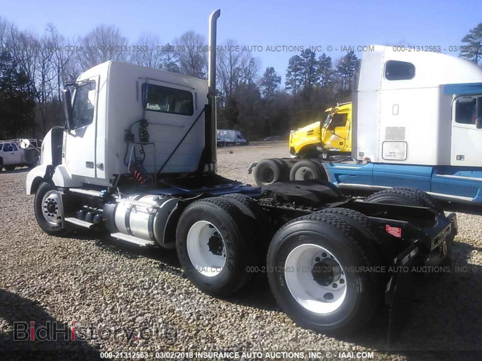 2012 Volvo Vnl - VIN: 4V4NC9EH5CN538253 - Фото 3