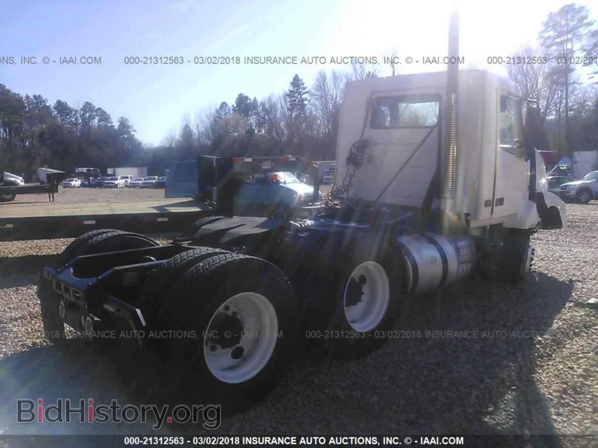 2012 Volvo Vnl - VIN: 4V4NC9EH5CN538253 - Фото 4