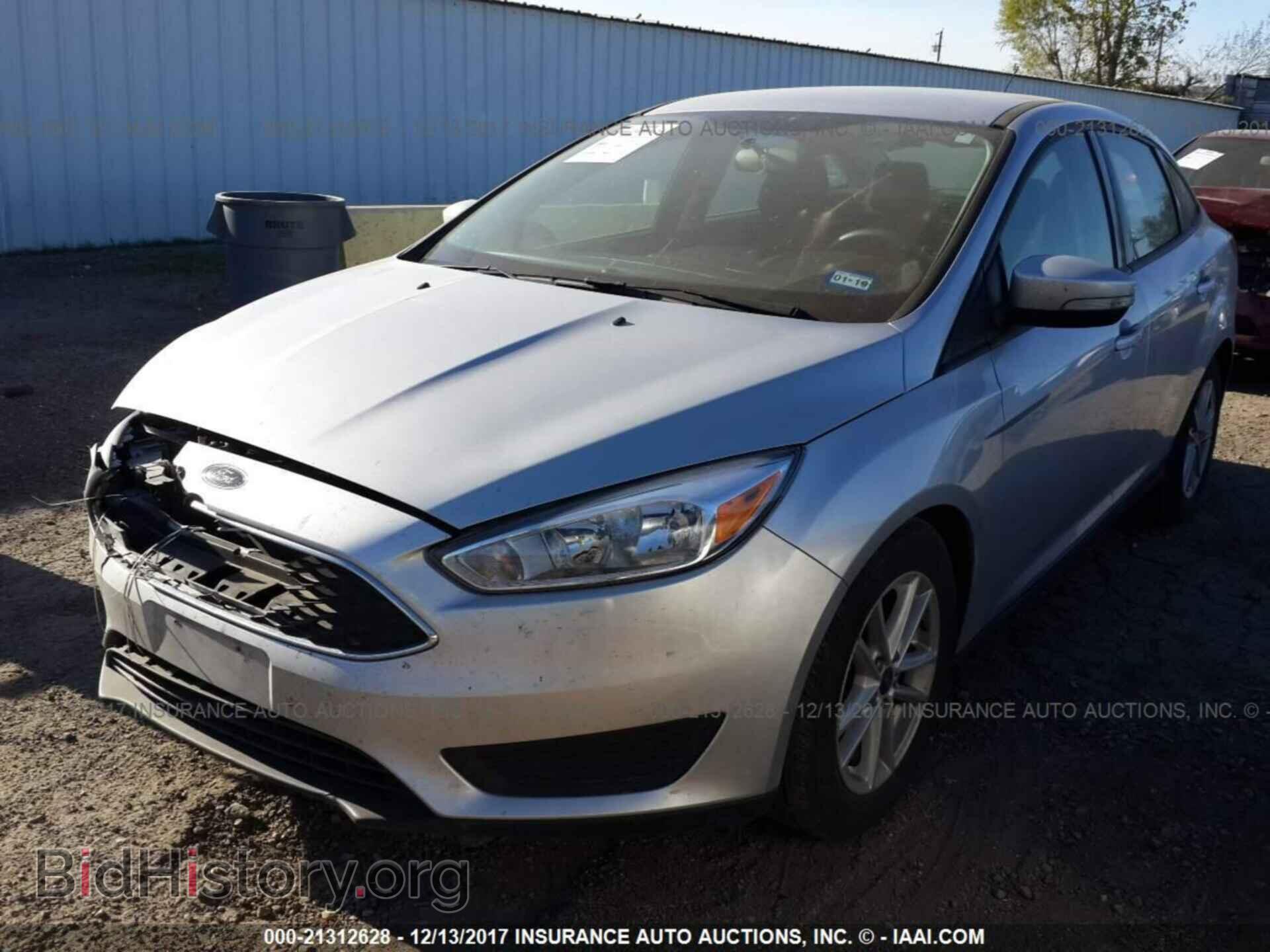 2017 Ford Focus - VIN: 1FADP3F2XHL204974 - Photo 2