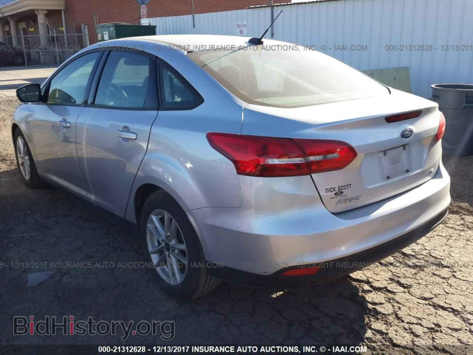 2017 Ford Focus - VIN: 1FADP3F2XHL204974 - Photo 3