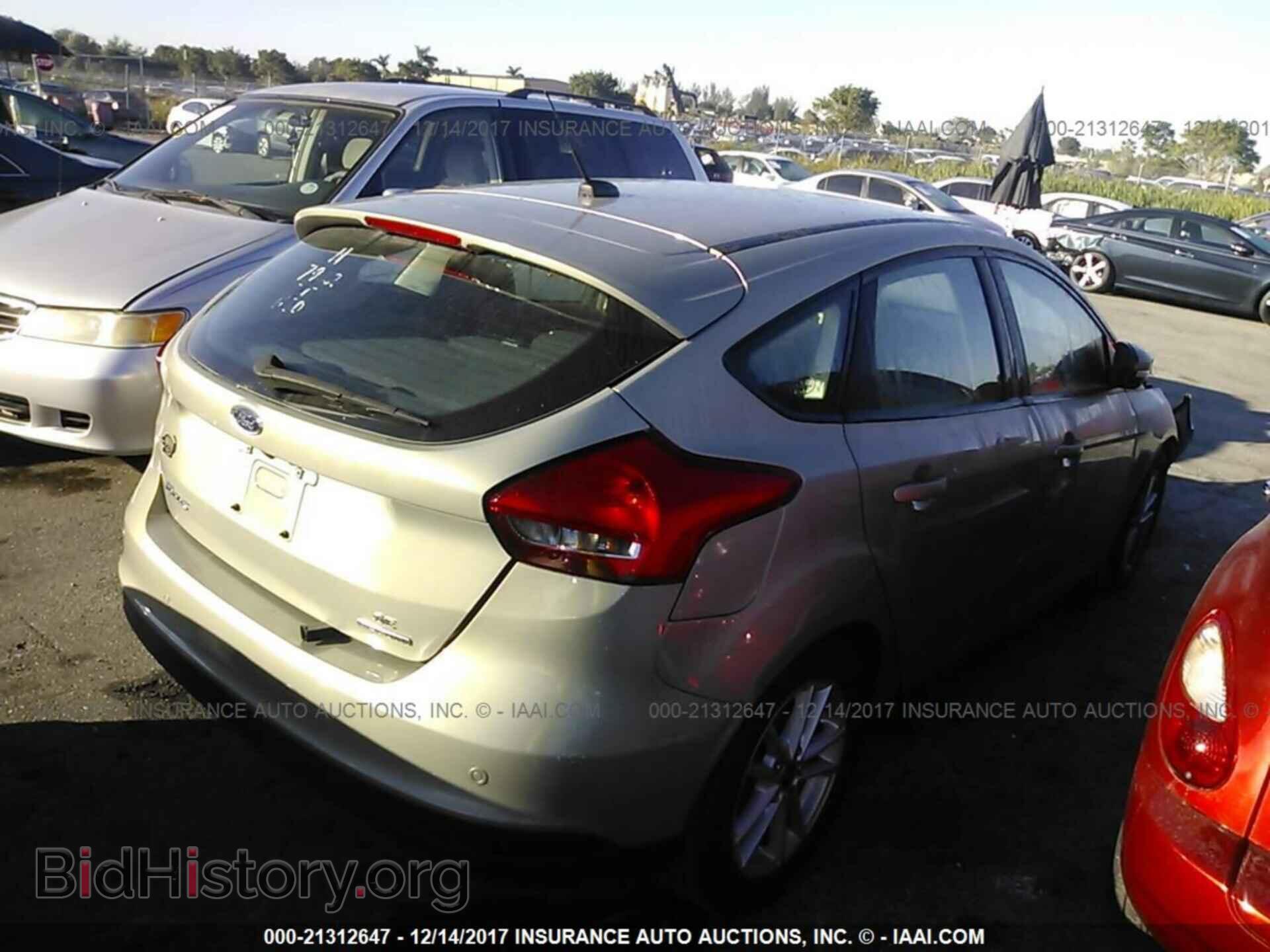 2016 Ford Focus - VIN: 1FADP3K24GL367902 - Фото 4