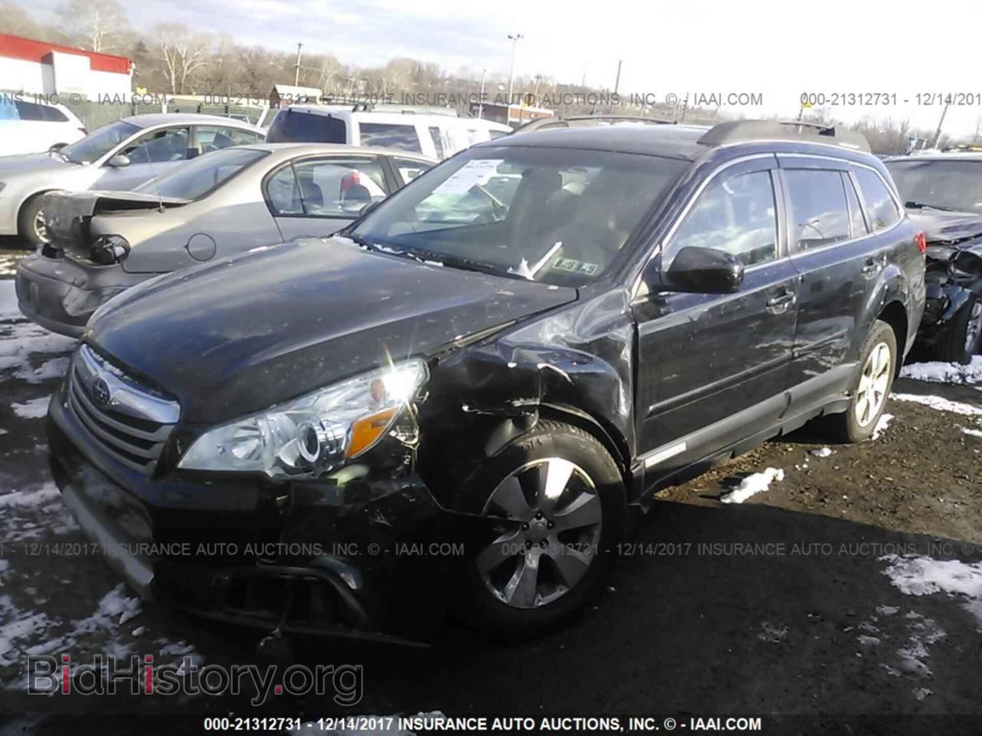 2011 Subaru Outback - VIN: 4S4BRDLC6B2410994 - Фото 2