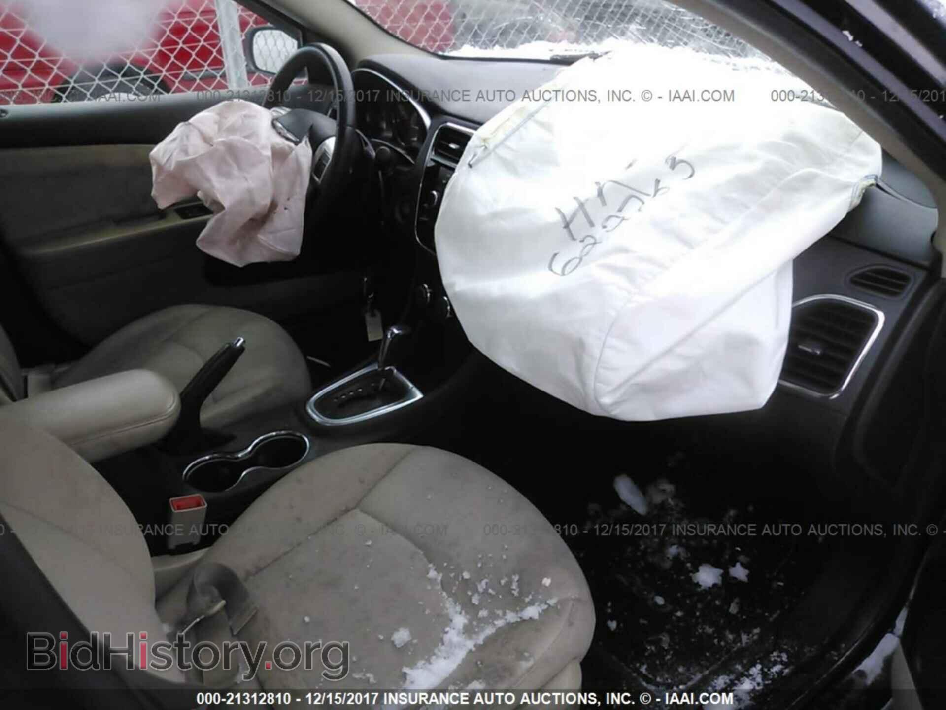 2012 Chrysler 200 - VIN: 1C3CCBBG7CN249336 - Photo 5