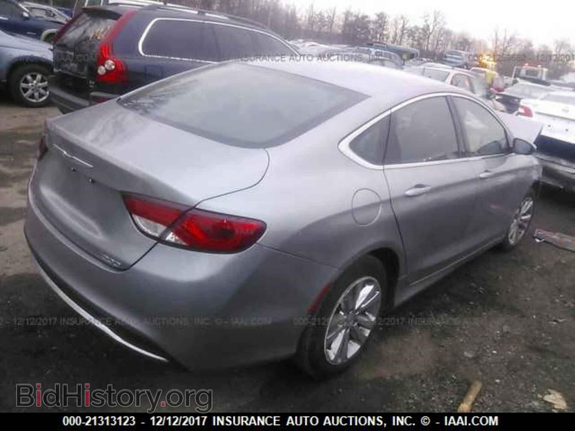2015 Chrysler 200 - VIN: 1C3CCCAB9FN722296 - Photo 4