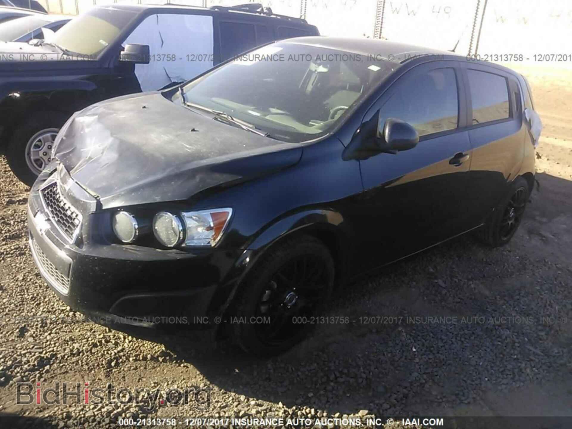 2014 Chevrolet Sonic - VIN: 1G1JB6SH2E4112425 - Фото 2