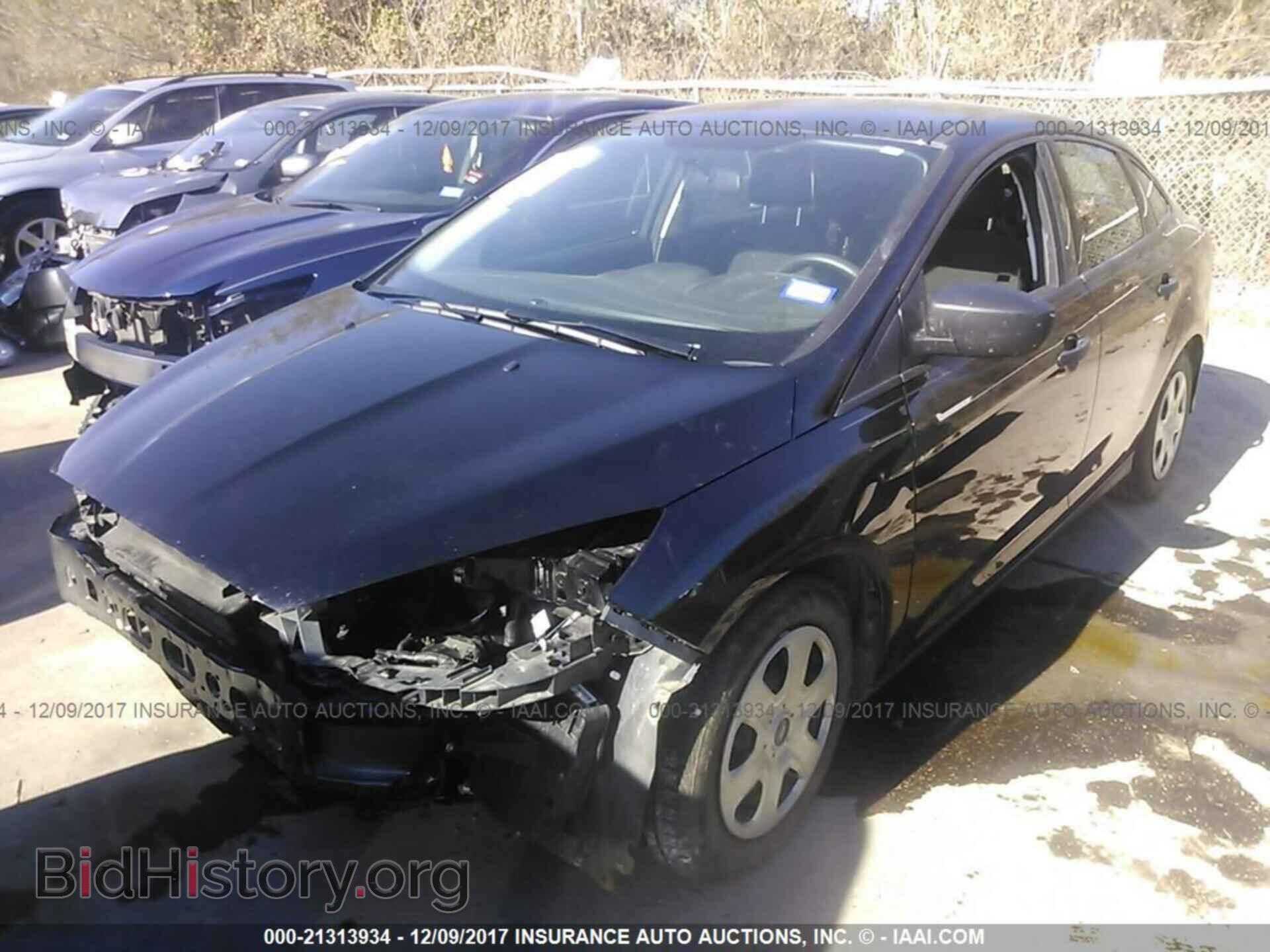 2016 Ford Focus - VIN: 1FADP3E27GL395169 - Photo 2