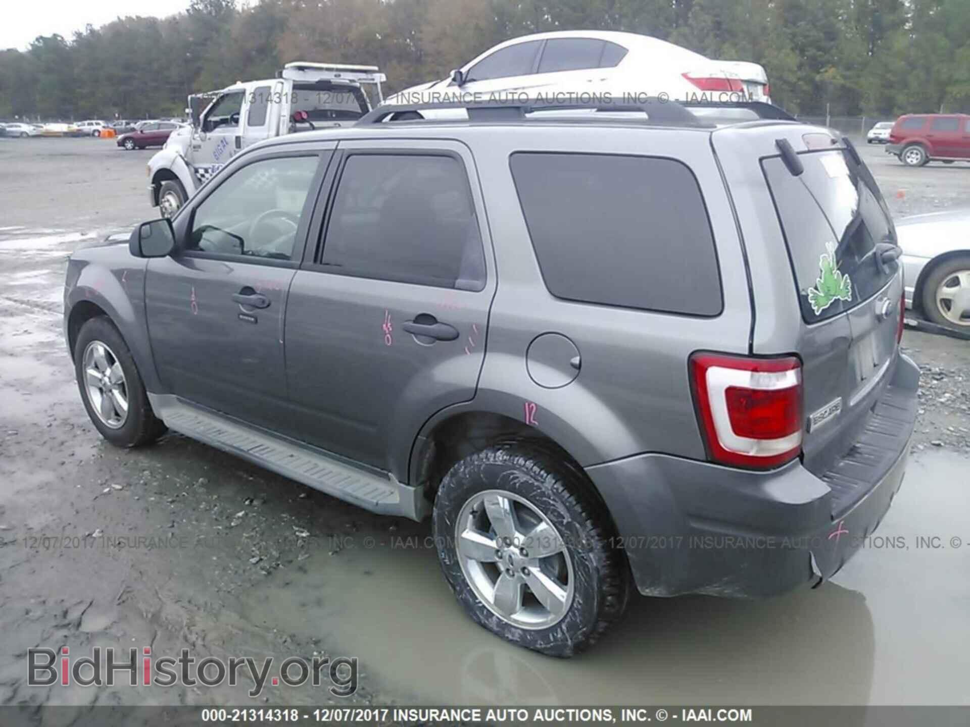 2011 Ford Escape - VIN: 1FMCU0D70BKA50408 - Photo 3