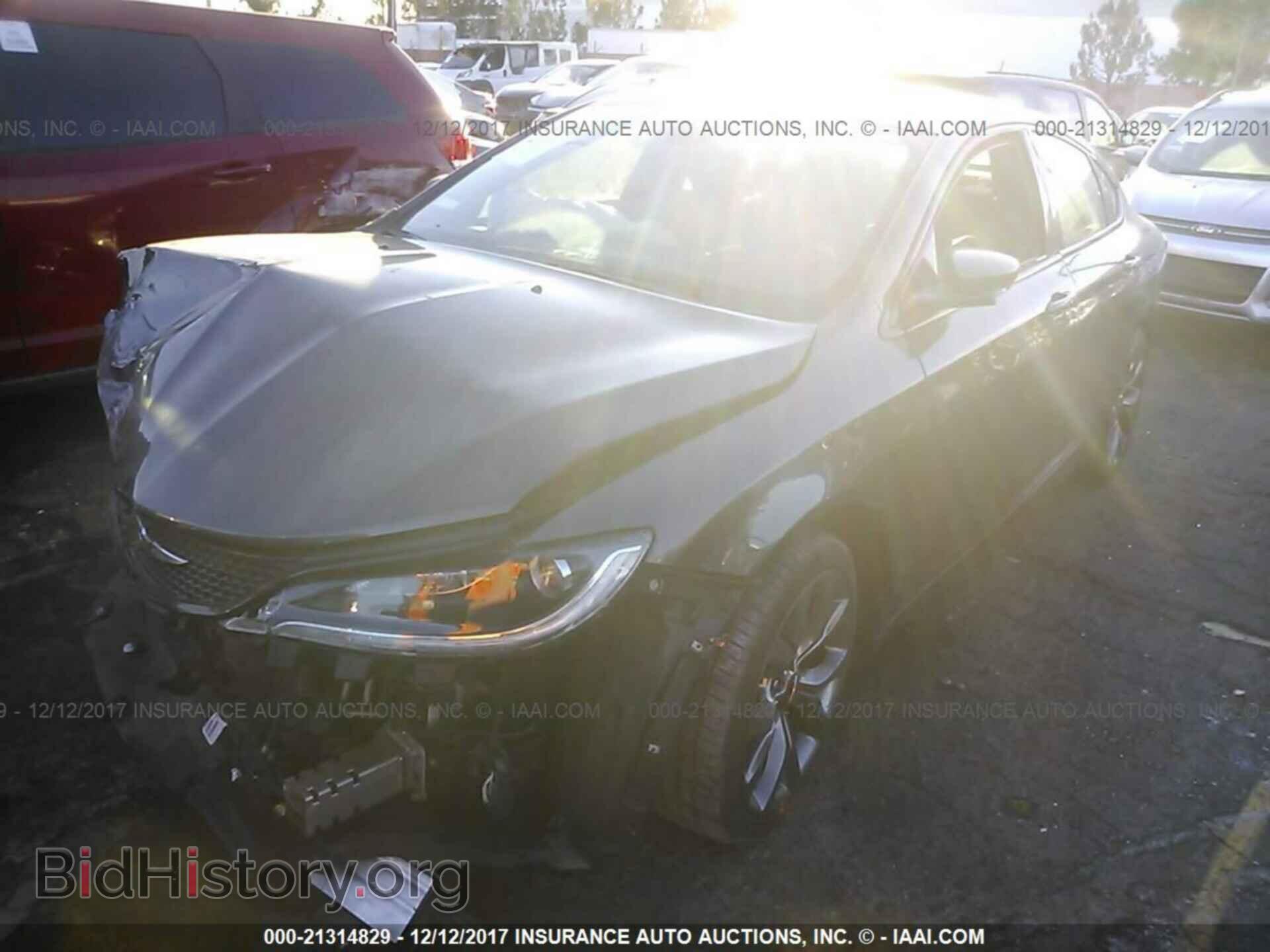 2016 Chrysler 200 - VIN: 1C3CCCBB2GN195945 - Photo 2