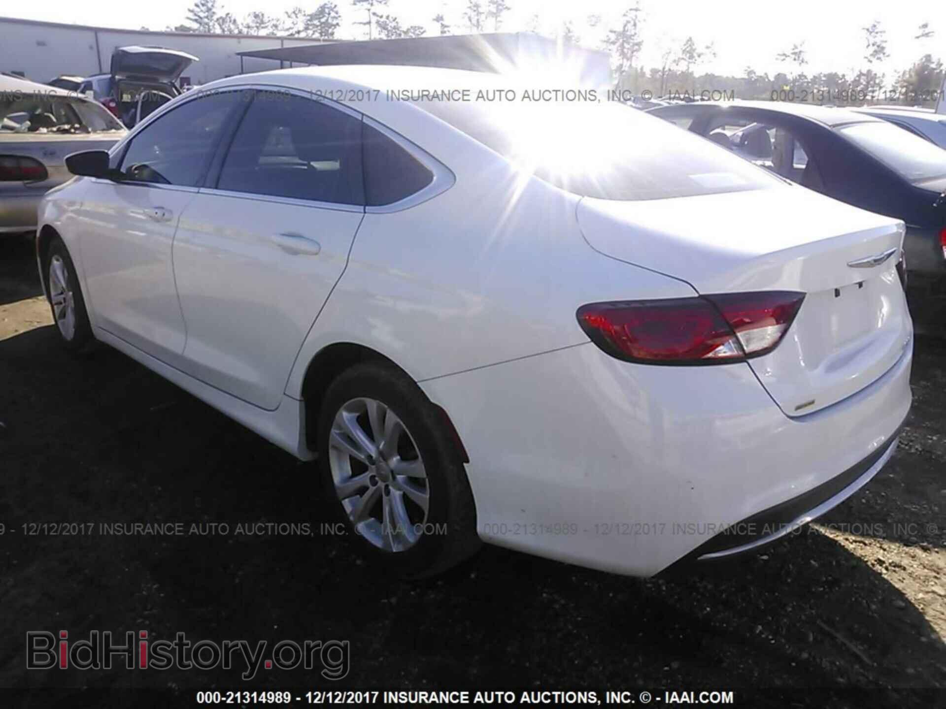 2015 Chrysler 200 - VIN: 1C3CCCAB0FN744705 - Фото 3