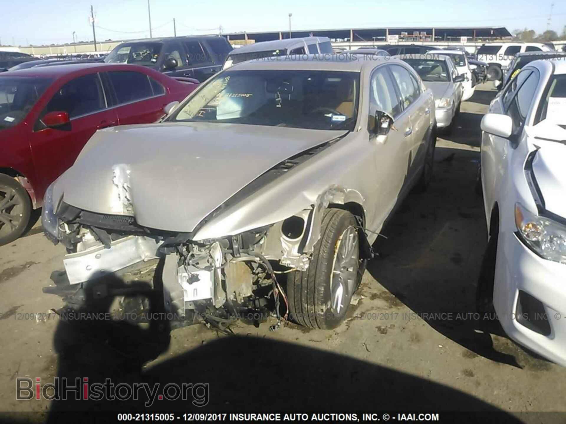 2013 Lexus Ls - VIN: JTHBL5EF0D5114372 - Photo 2