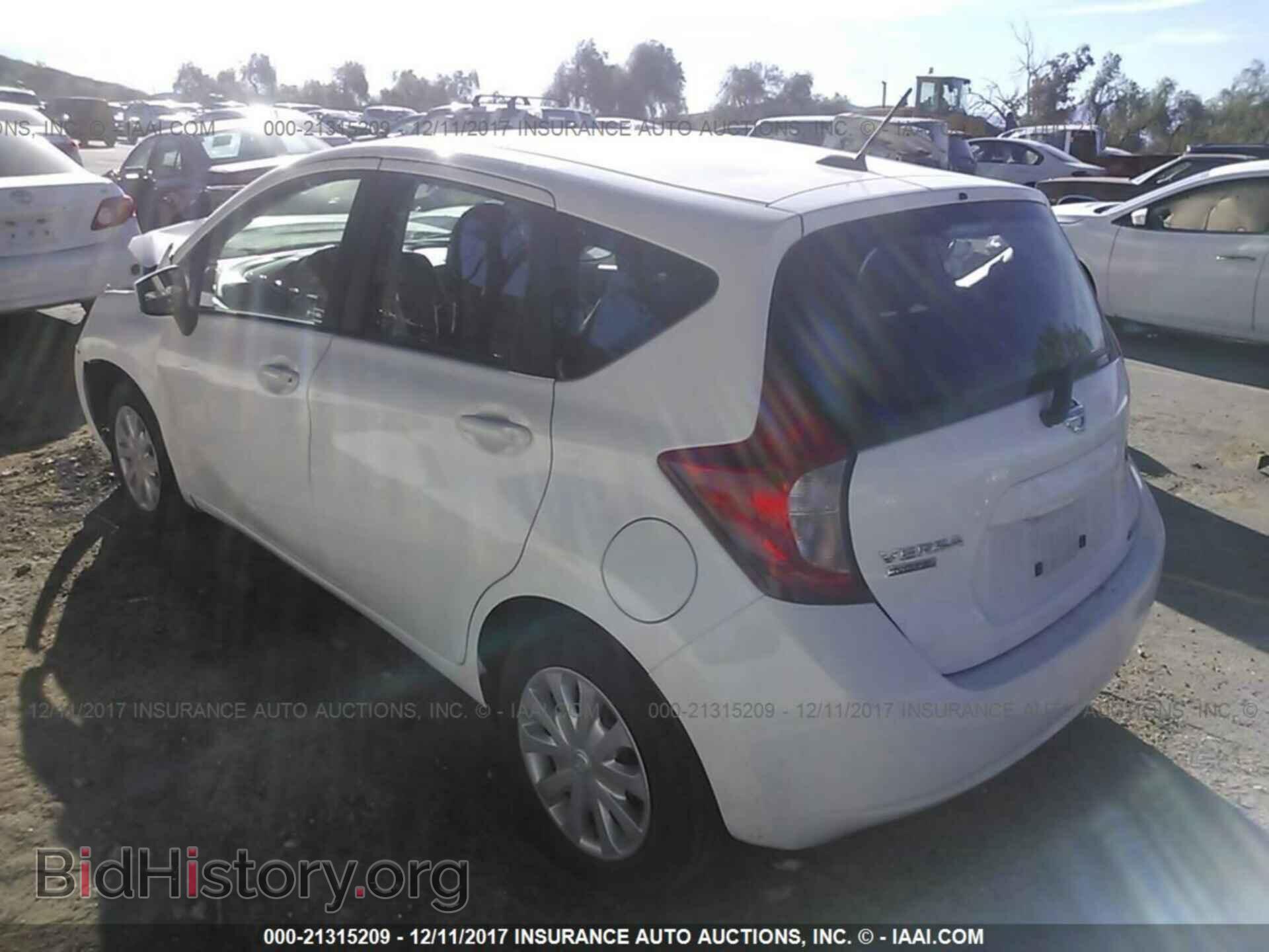 2016 Nissan Versa note - VIN: 3N1CE2CP5GL370203 - Фото 3