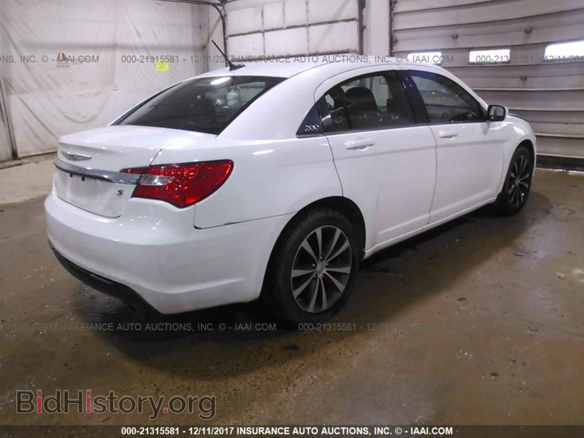 2014 Chrysler 200 - VIN: 1C3CCBBBXEN107795 - Фото 4