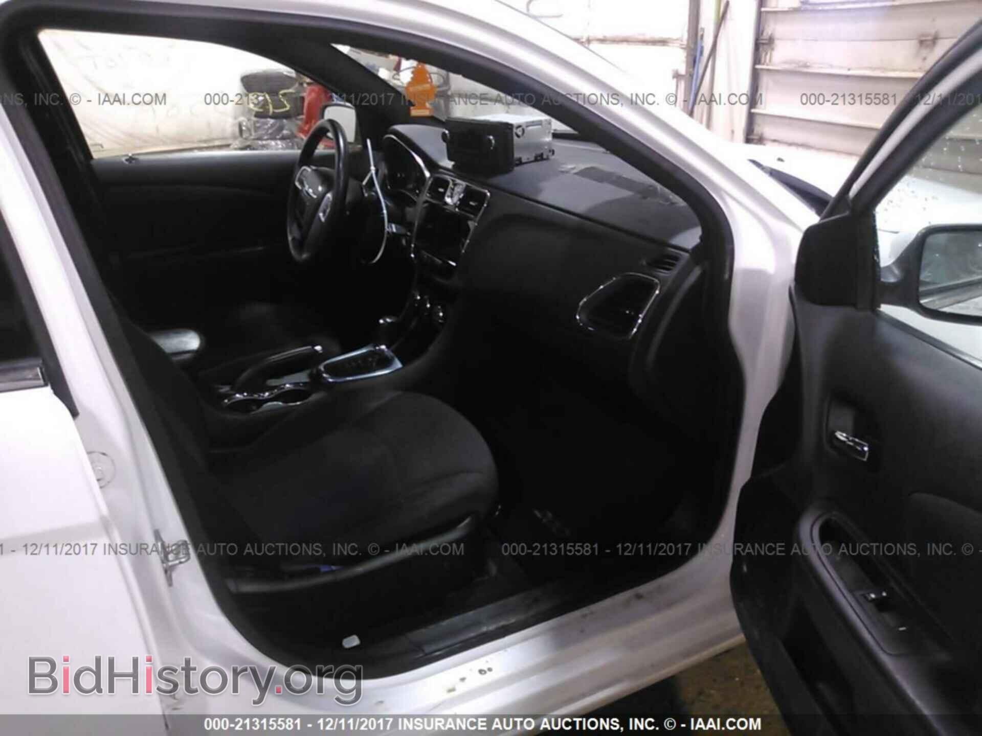 2014 Chrysler 200 - VIN: 1C3CCBBBXEN107795 - Фото 5