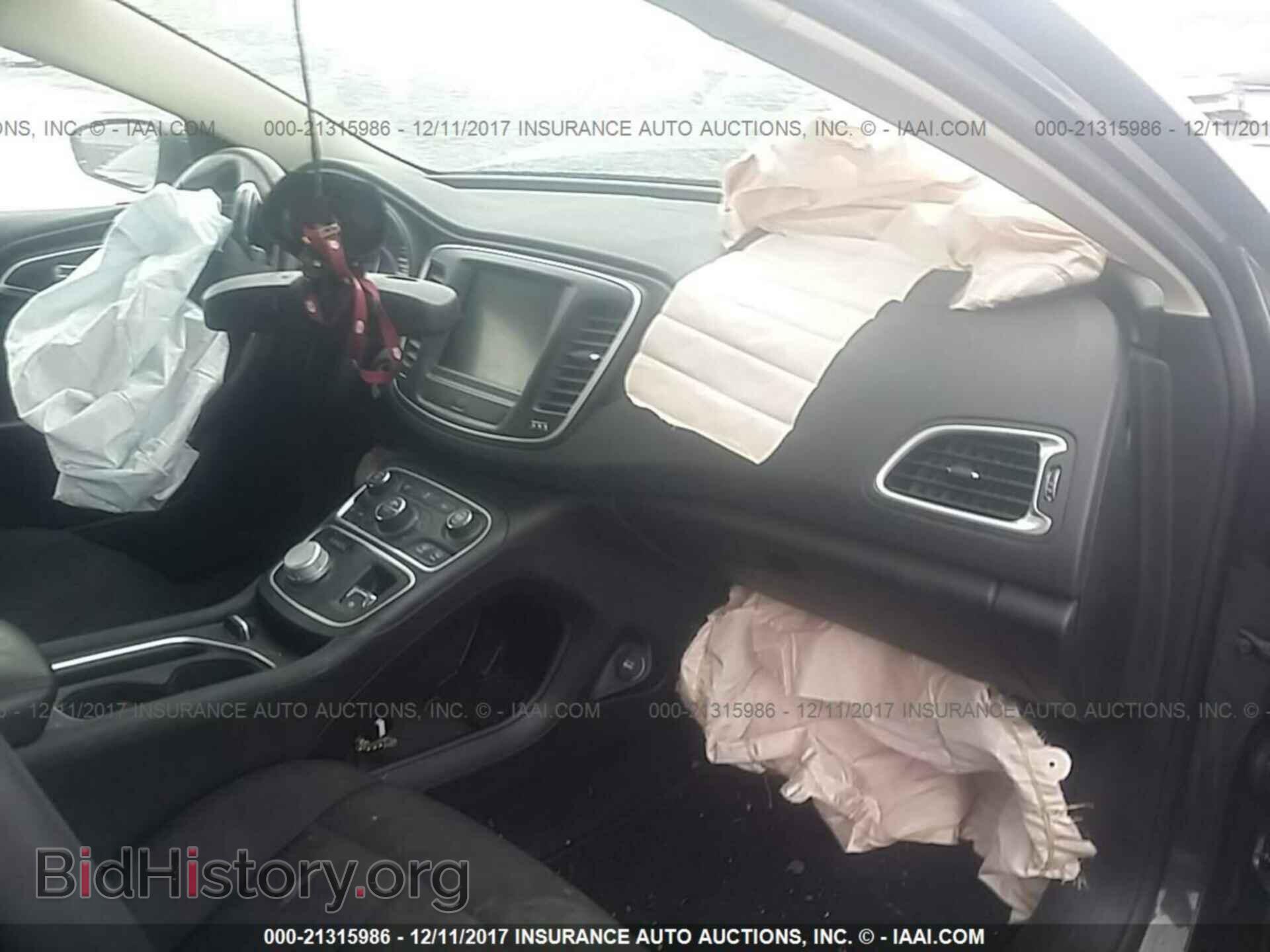 2015 Chrysler 200 - VIN: 1C3CCCAB0FN647679 - Photo 5