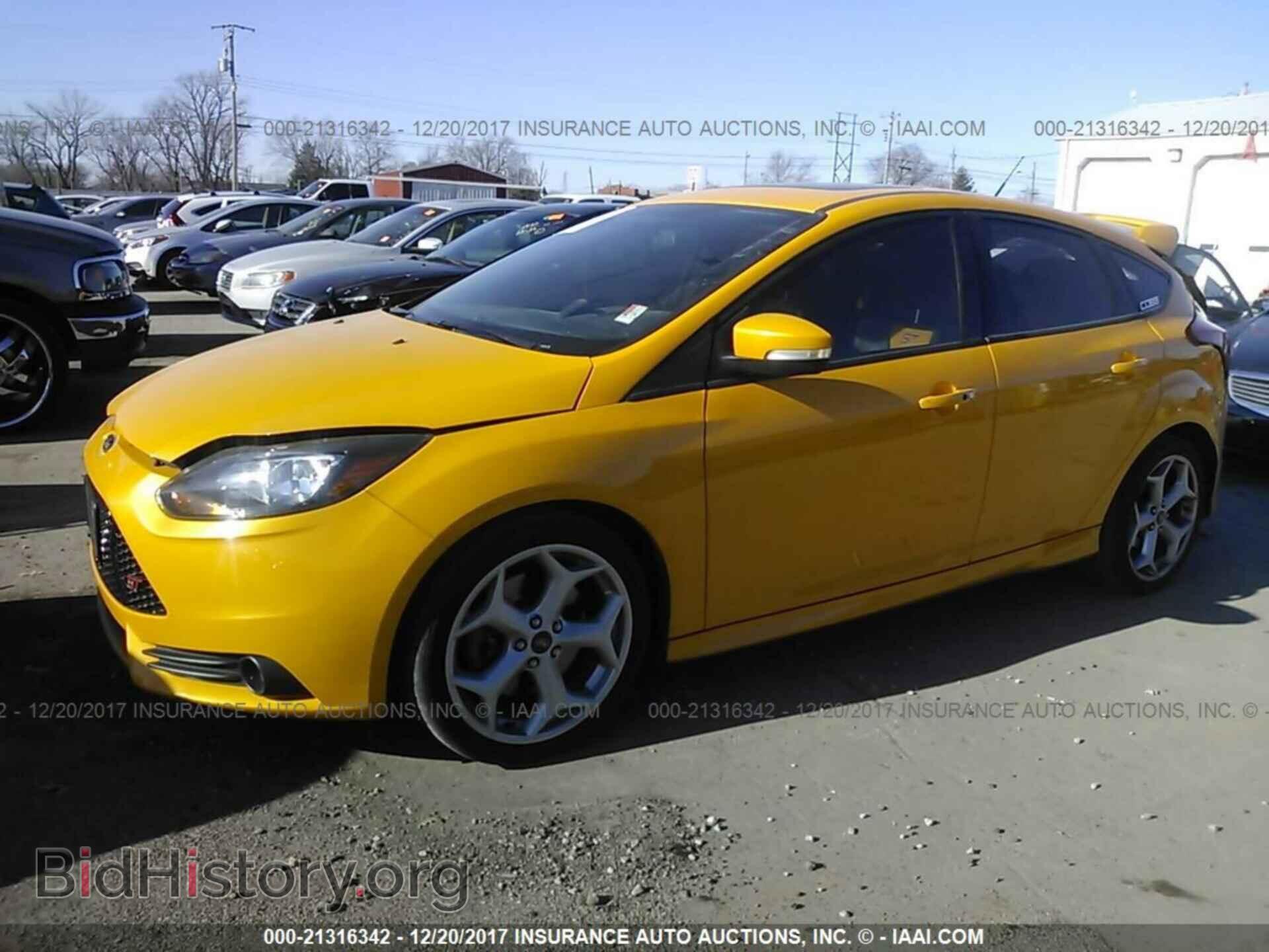 2013 Ford Focus - VIN: 1FADP3L95DL143142 - Photo 2