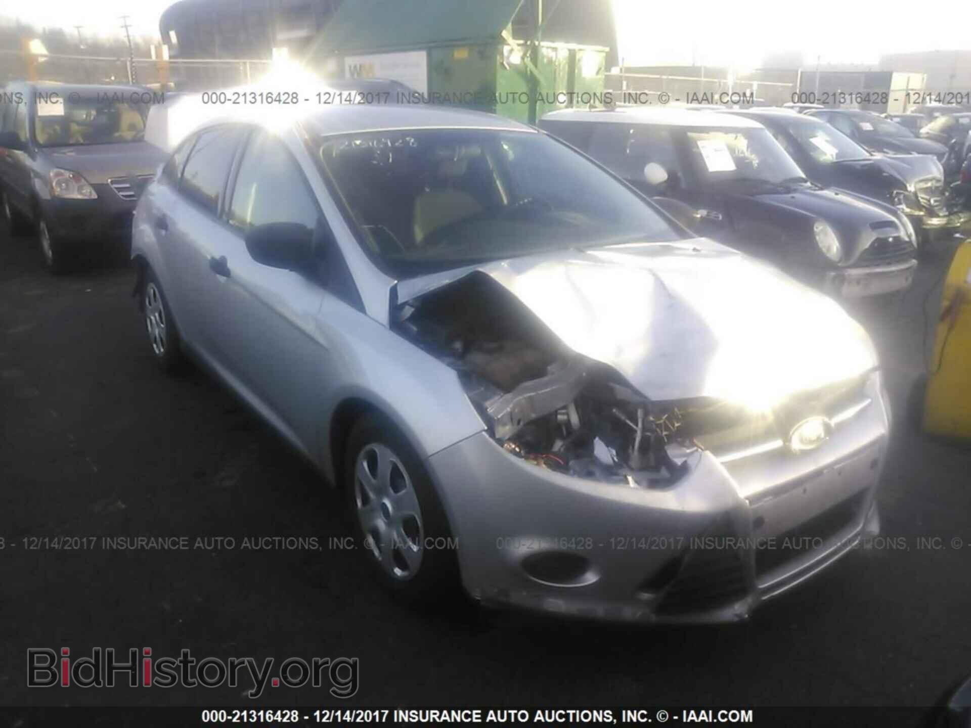 Photo 1FAHP3E25CL273938 - Ford Focus 2012