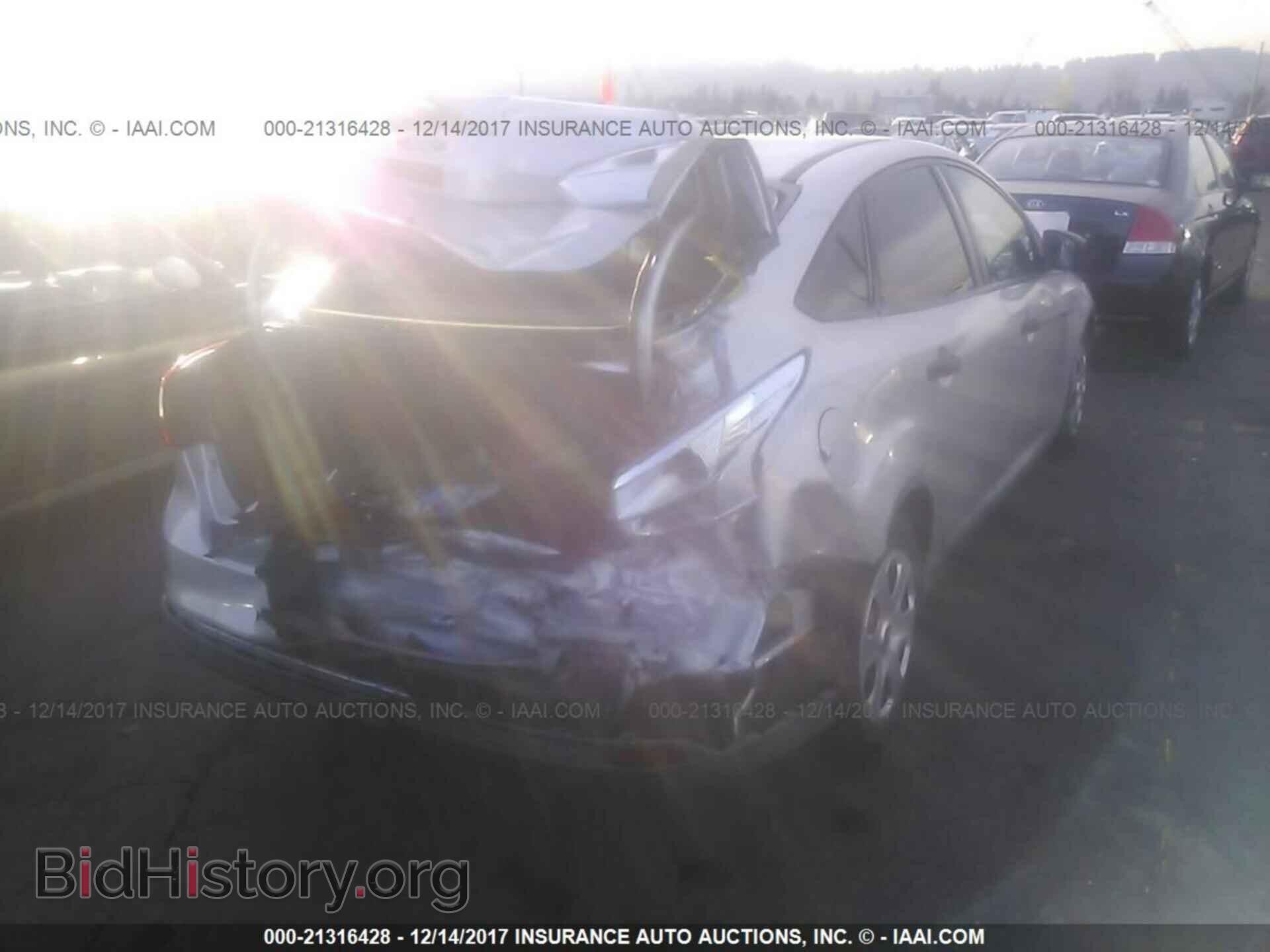 2012 Ford Focus - VIN: 1FAHP3E25CL273938 - Photo 4
