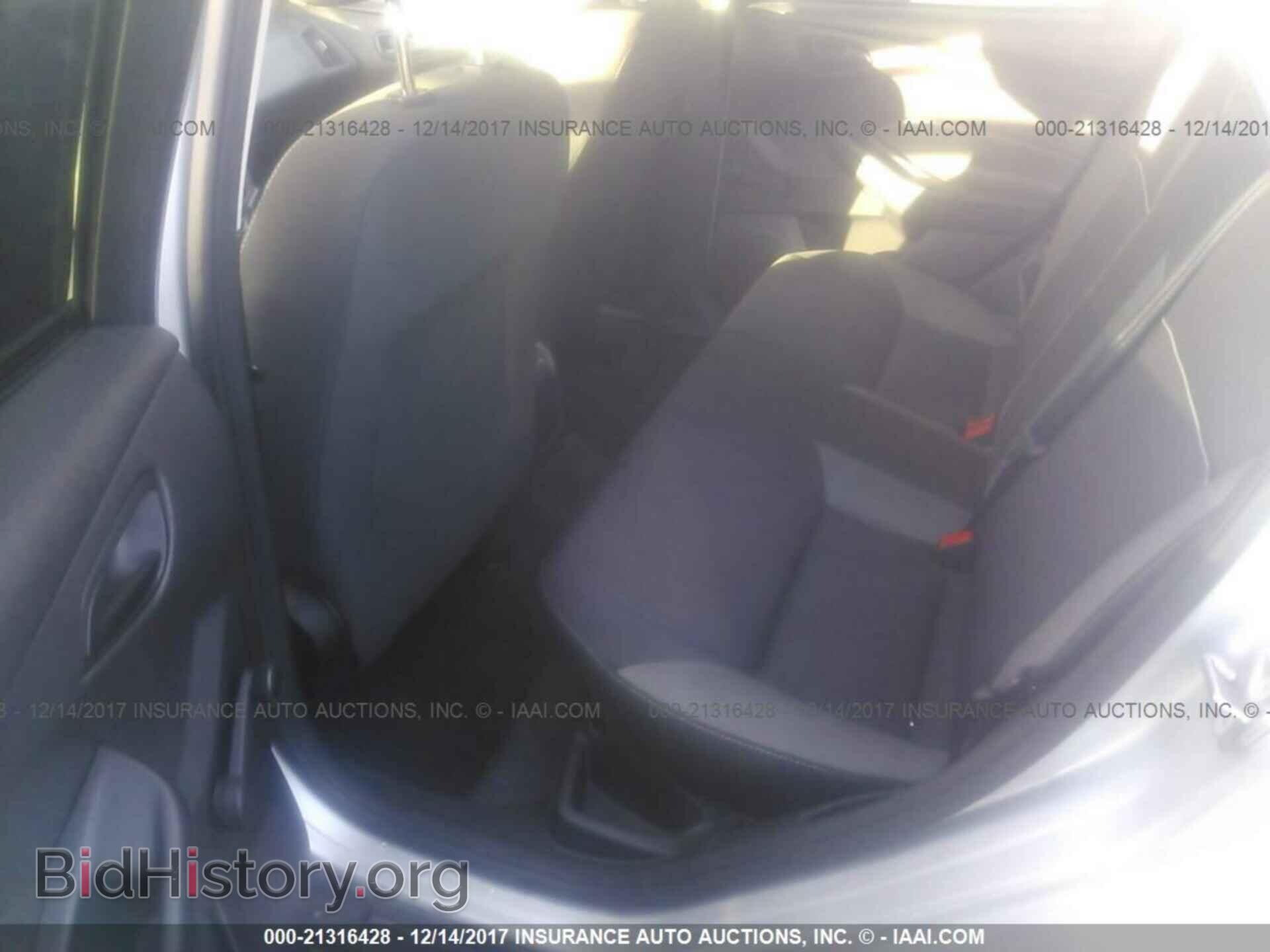 2012 Ford Focus - VIN: 1FAHP3E25CL273938 - Photo 8