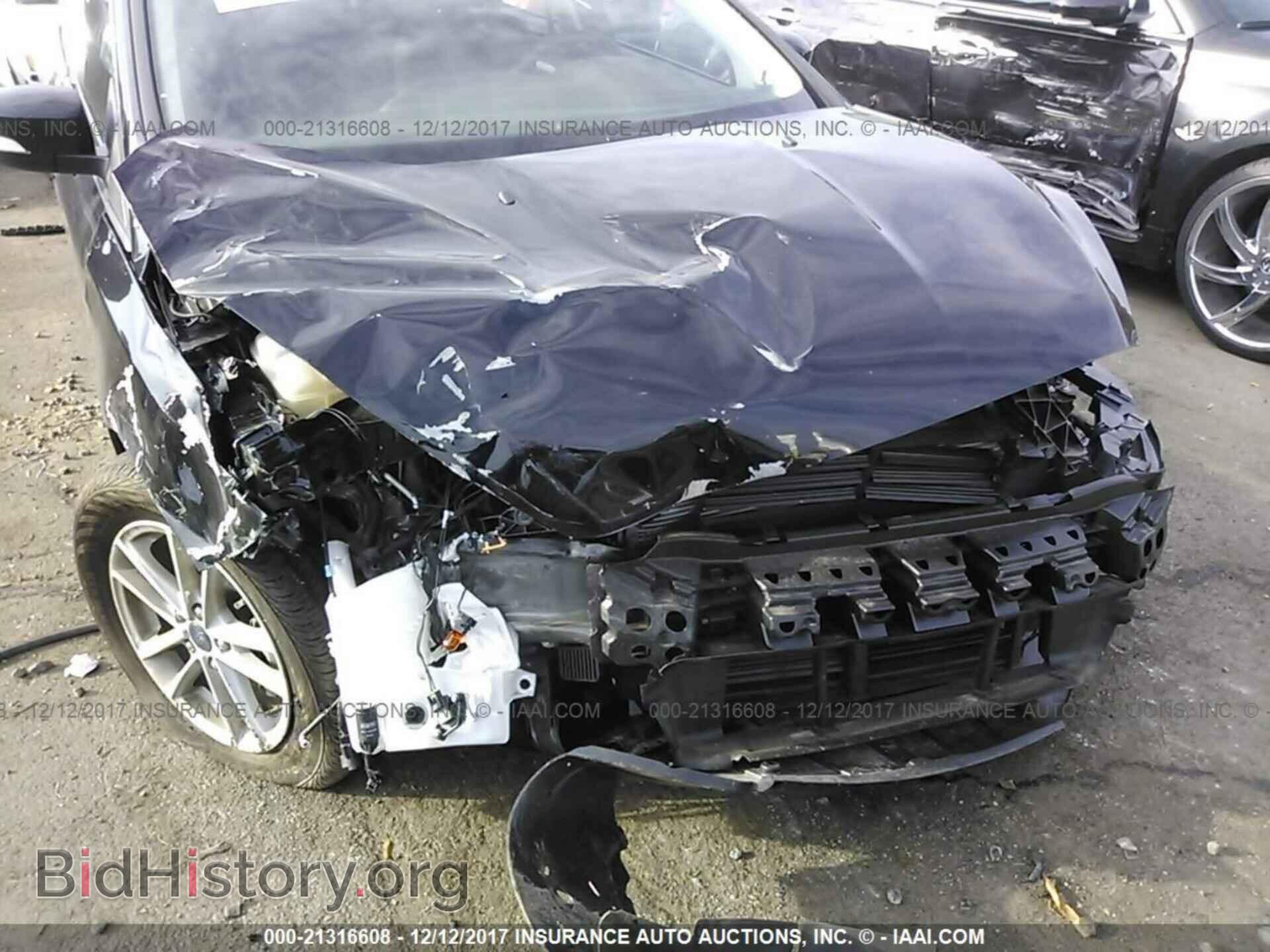 2017 Ford Focus - VIN: 1FADP3F24HL221060 - Photo 6