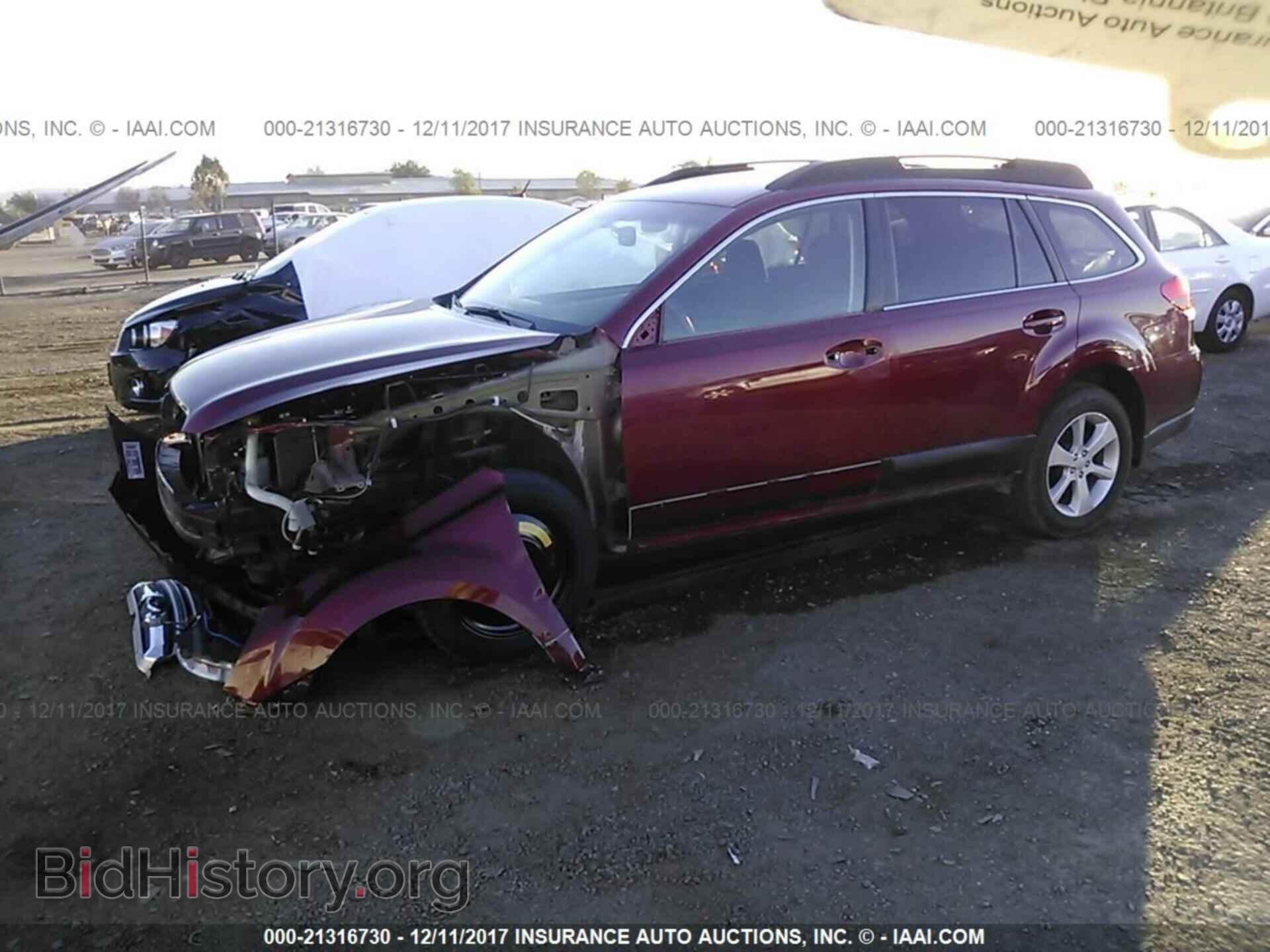 2014 Subaru Outback - VIN: 4S4BRCCC1E3204930 - Фото 2