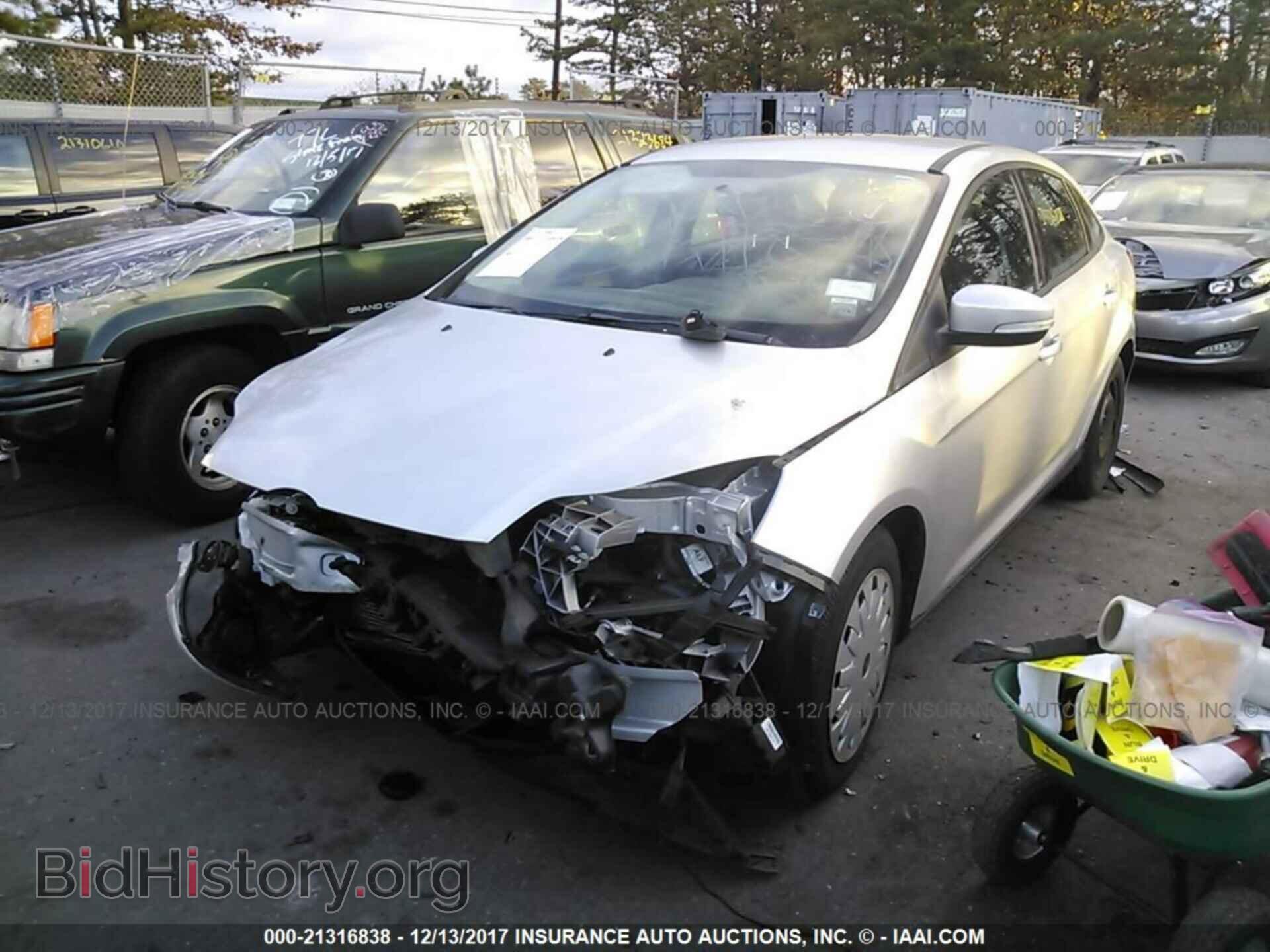 2013 Ford Focus - VIN: 1FADP3F29DL141568 - Photo 2