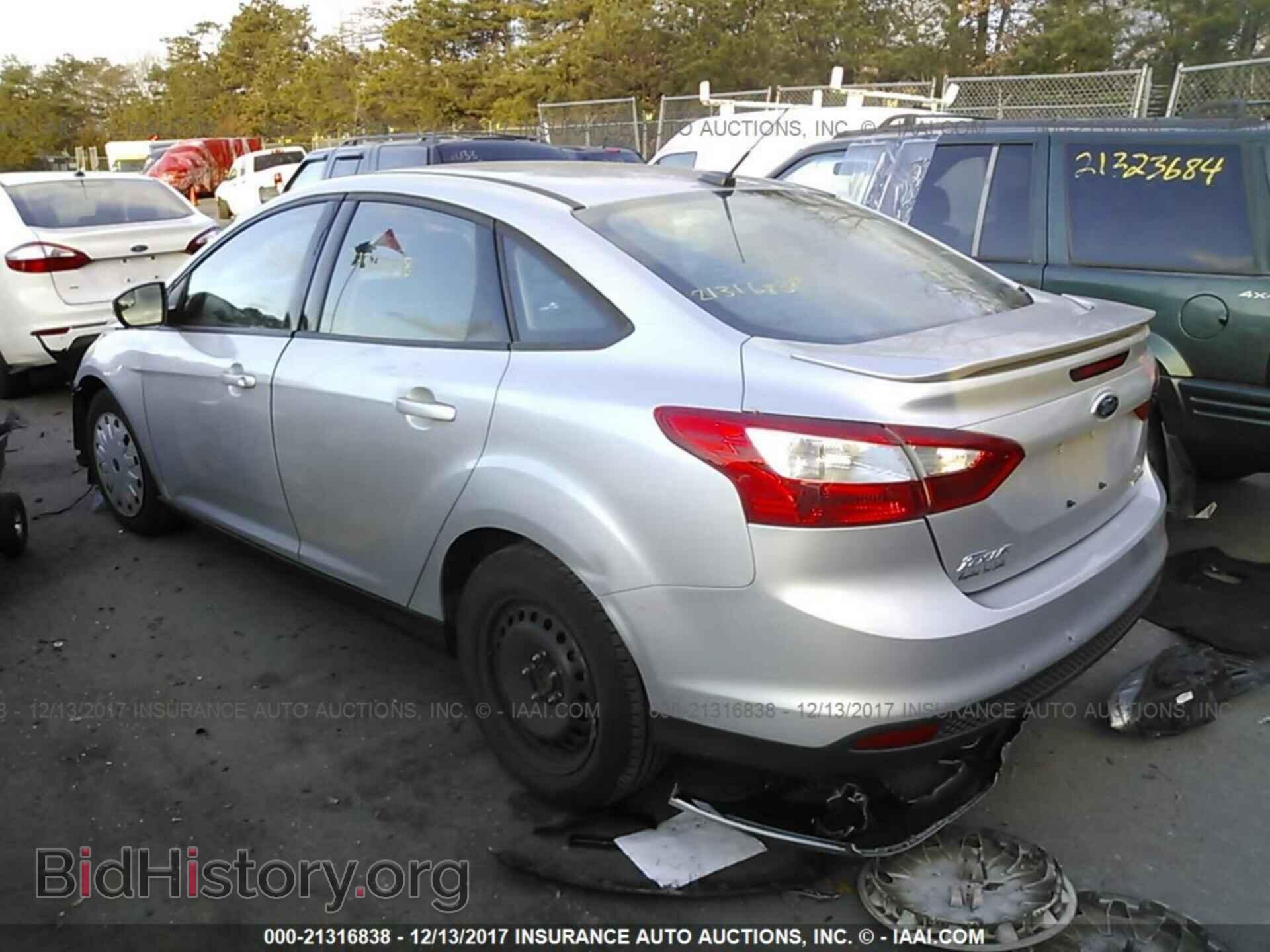 2013 Ford Focus - VIN: 1FADP3F29DL141568 - Photo 3