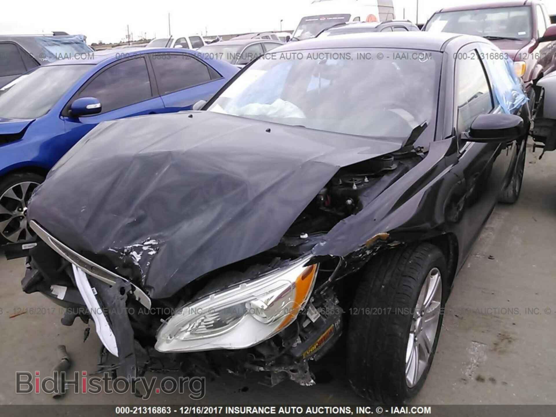 2013 Chrysler 200 - VIN: 1C3CCBBB5DN579367 - Фото 2