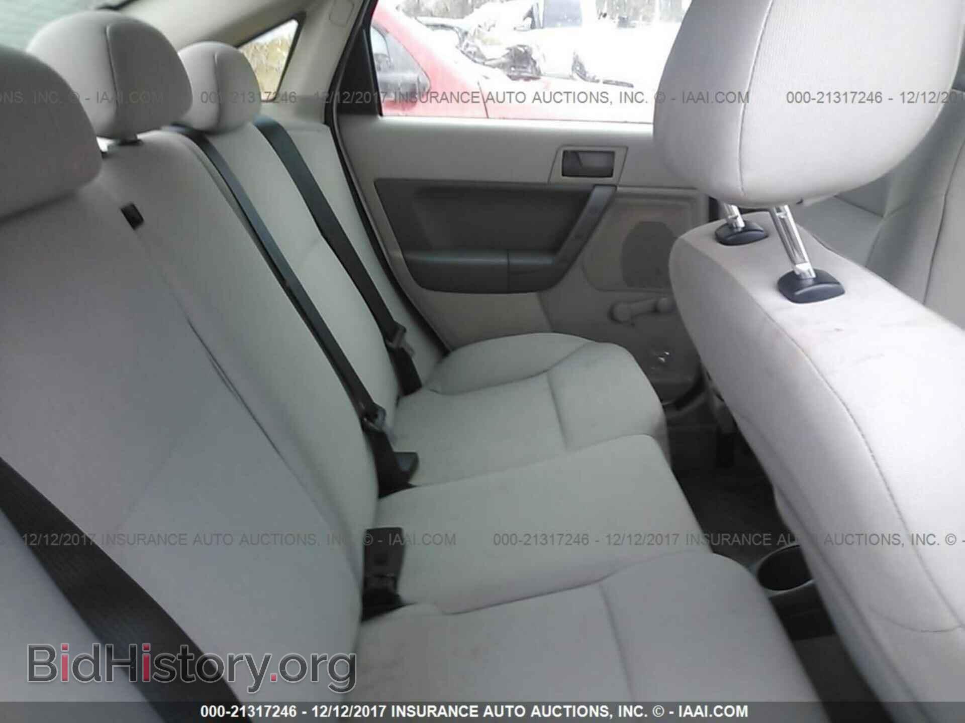 2011 Ford Focus - VIN: 1FAHP3EN7BW160631 - Фото 8