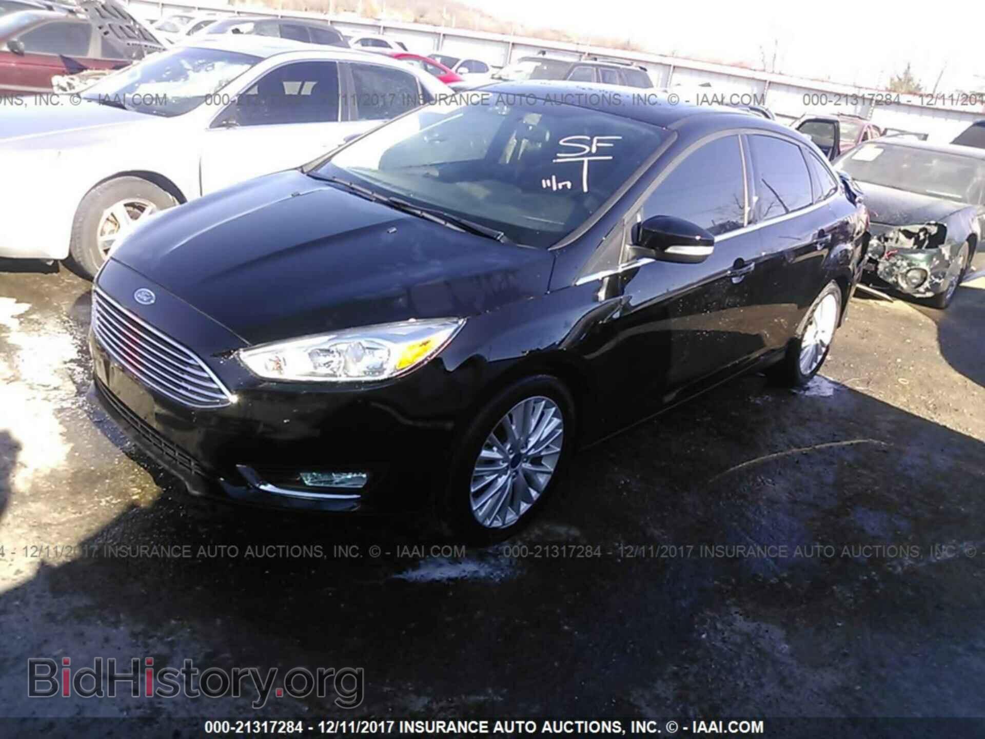 2017 Ford Focus - VIN: 1FADP3J25HL238683 - Photo 2