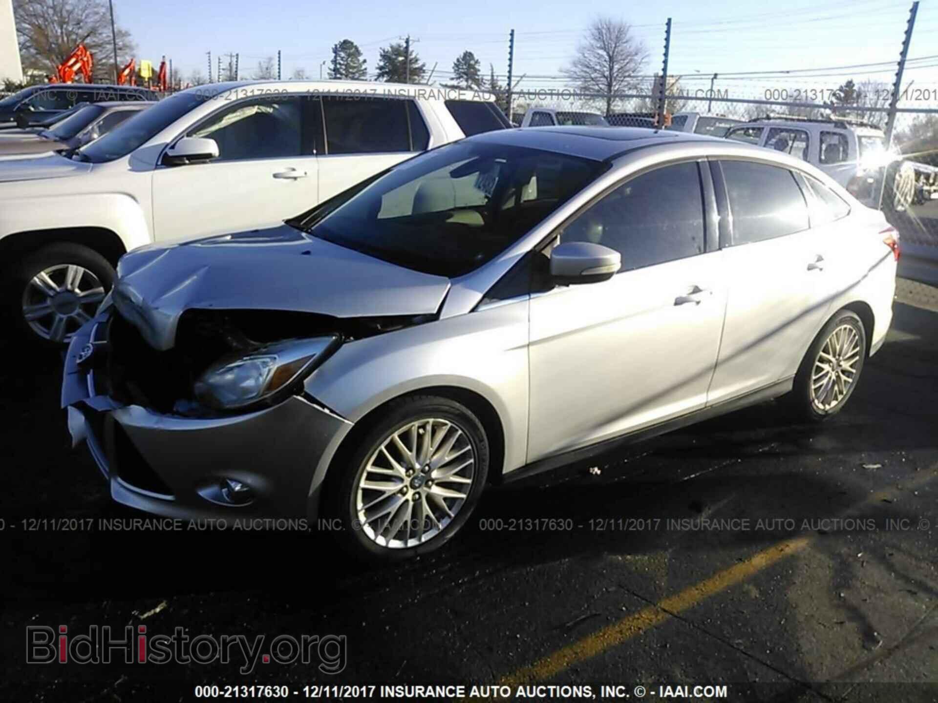 2012 Ford Focus - VIN: 1FAHP3H28CL315076 - Фото 2