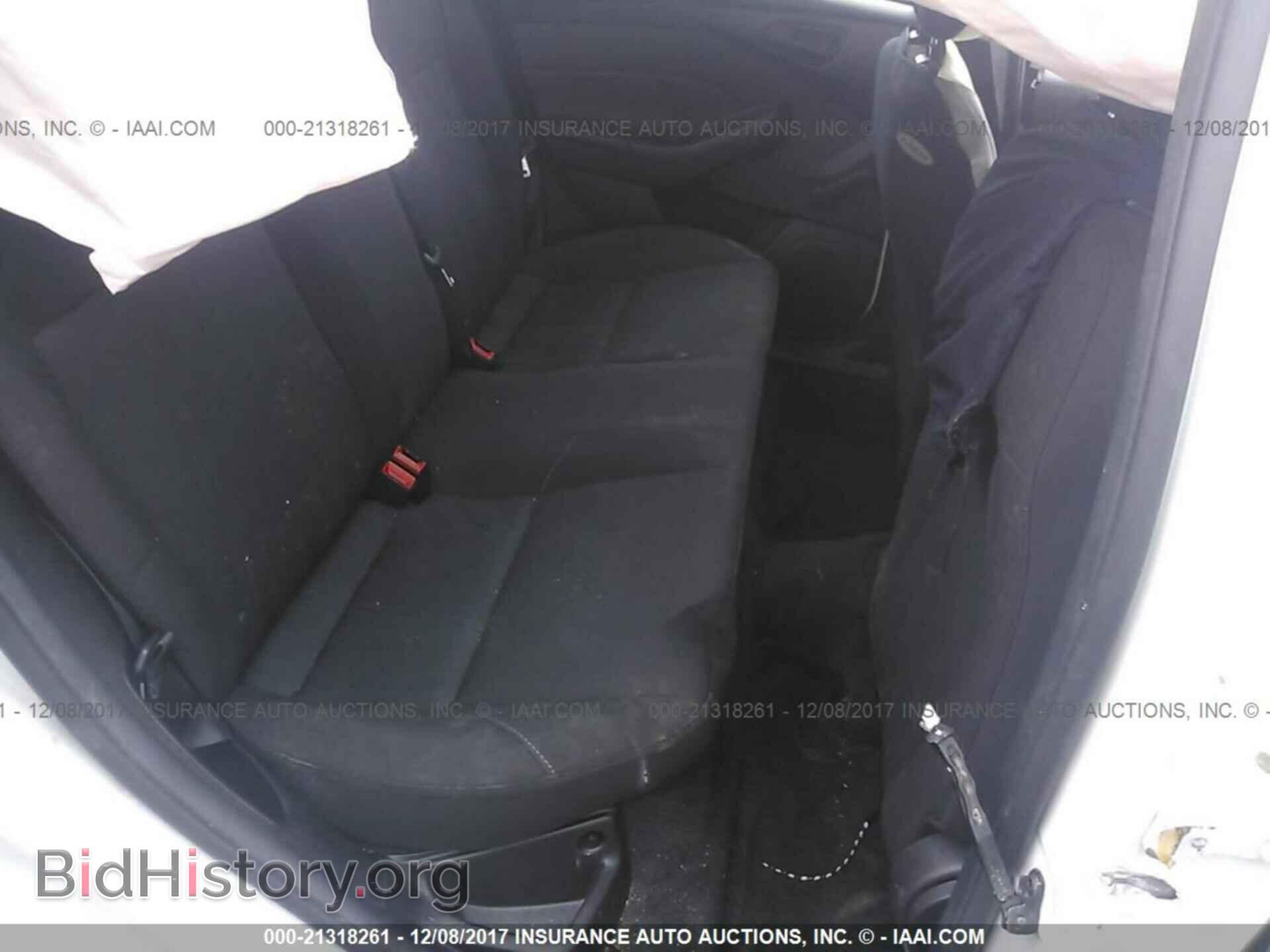 2016 Ford Focus - VIN: 1FADP3E24GL402594 - Photo 8