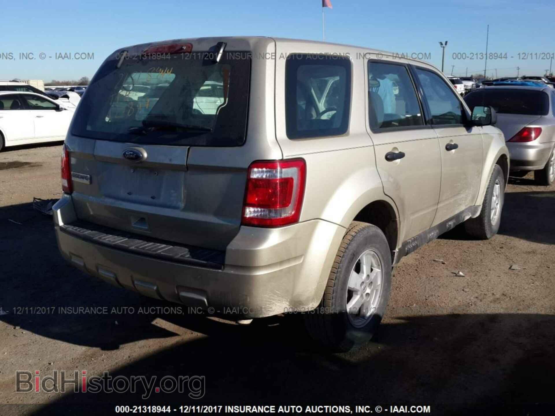 2011 Ford Escape - VIN: 1FMCU0C73BKC51012 - Photo 4