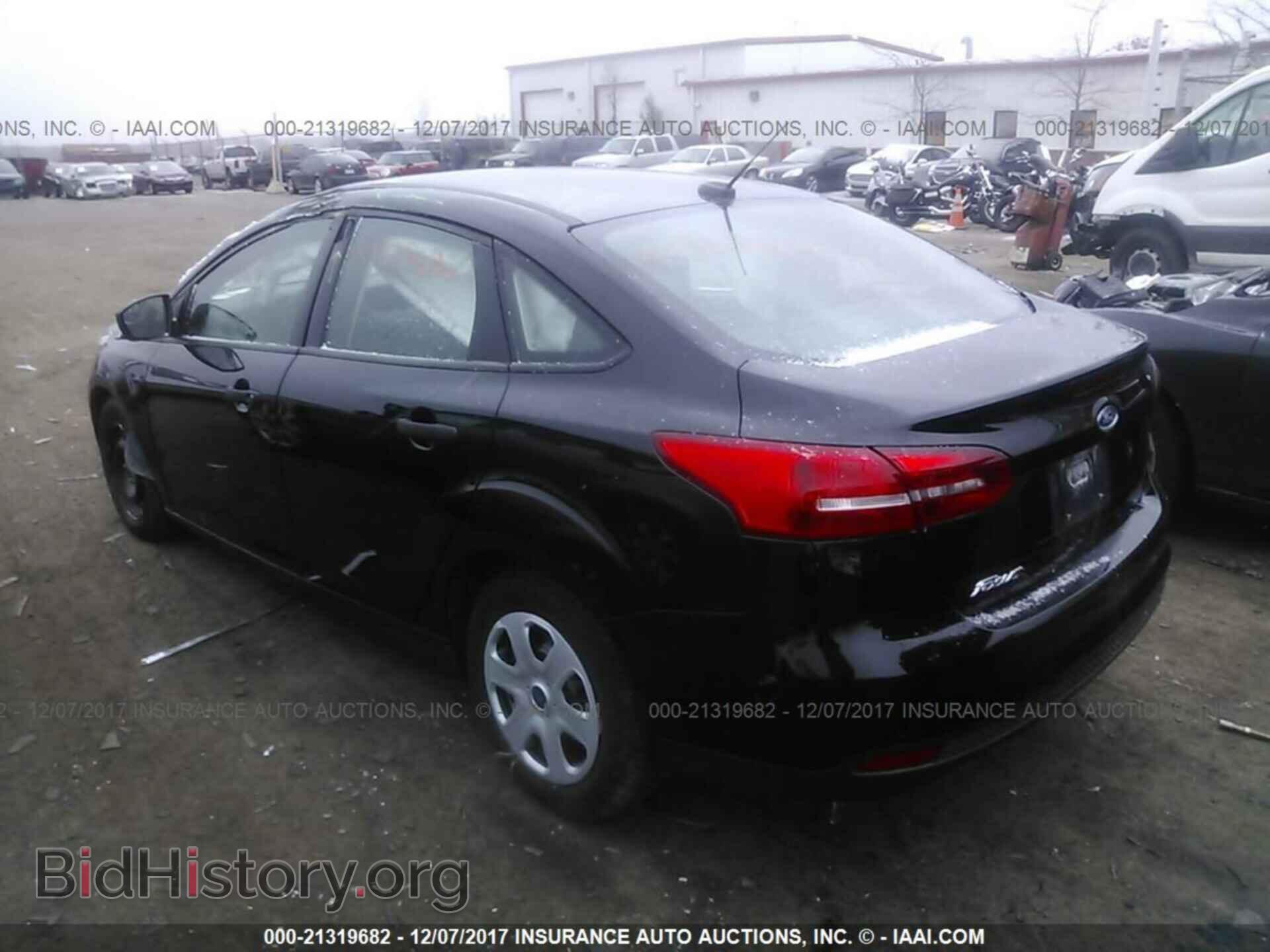 2017 Ford Focus - VIN: 1FADP3E21HL270413 - Photo 3